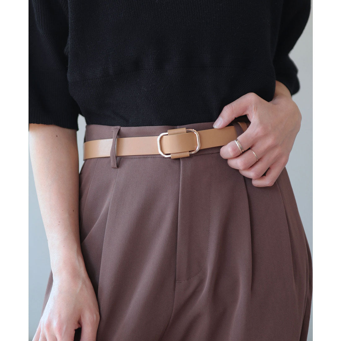 フロージュ florge ゴールドバックル穴無しレザーライクベルト (ホワイト) ホワイト