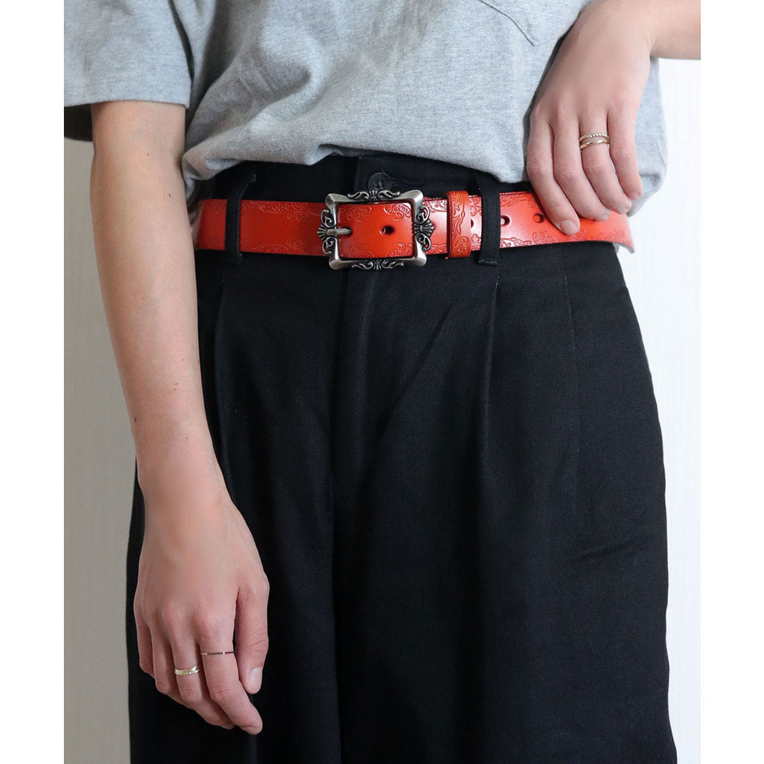 フロージュ florge 【長さカット可・牛革】アンティーク調 カウレザーウエスタンベルト (ブラック/GD) ブラック/GD