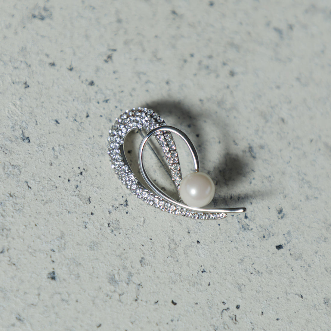 ブローチ/パールデザイン/七五三/卒業式/入学式/お宮参り/結婚式/パーティー