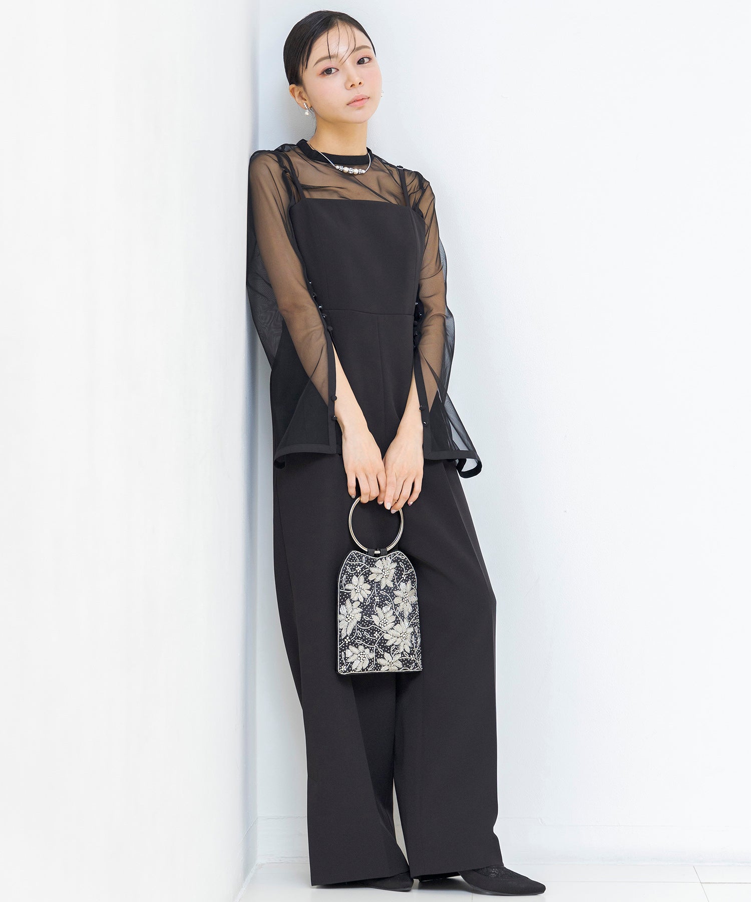 Form Forma 【Graduation Ceremony・Entrance Ceremony・Ceremony・Shichi-Go-San・Wedding Compatible】5-Minute Length Lace Sleeve Blouse & Tapered Pants Set-Up Suit