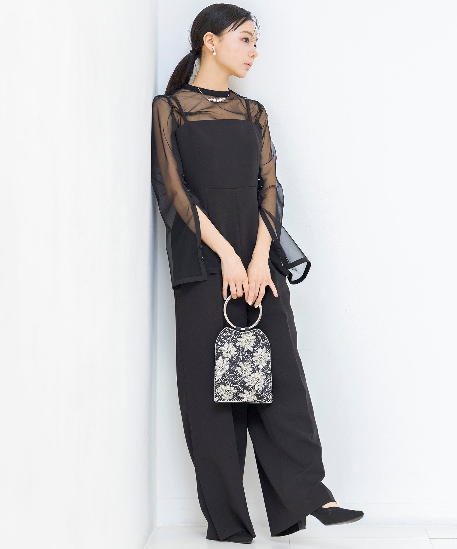 Form Forma 【Graduation Ceremony・Entrance Ceremony・Ceremony・Shichi-Go-San・Wedding Compatible】5-Minute Length Lace Sleeve Blouse & Tapered Pants Set-Up Suit