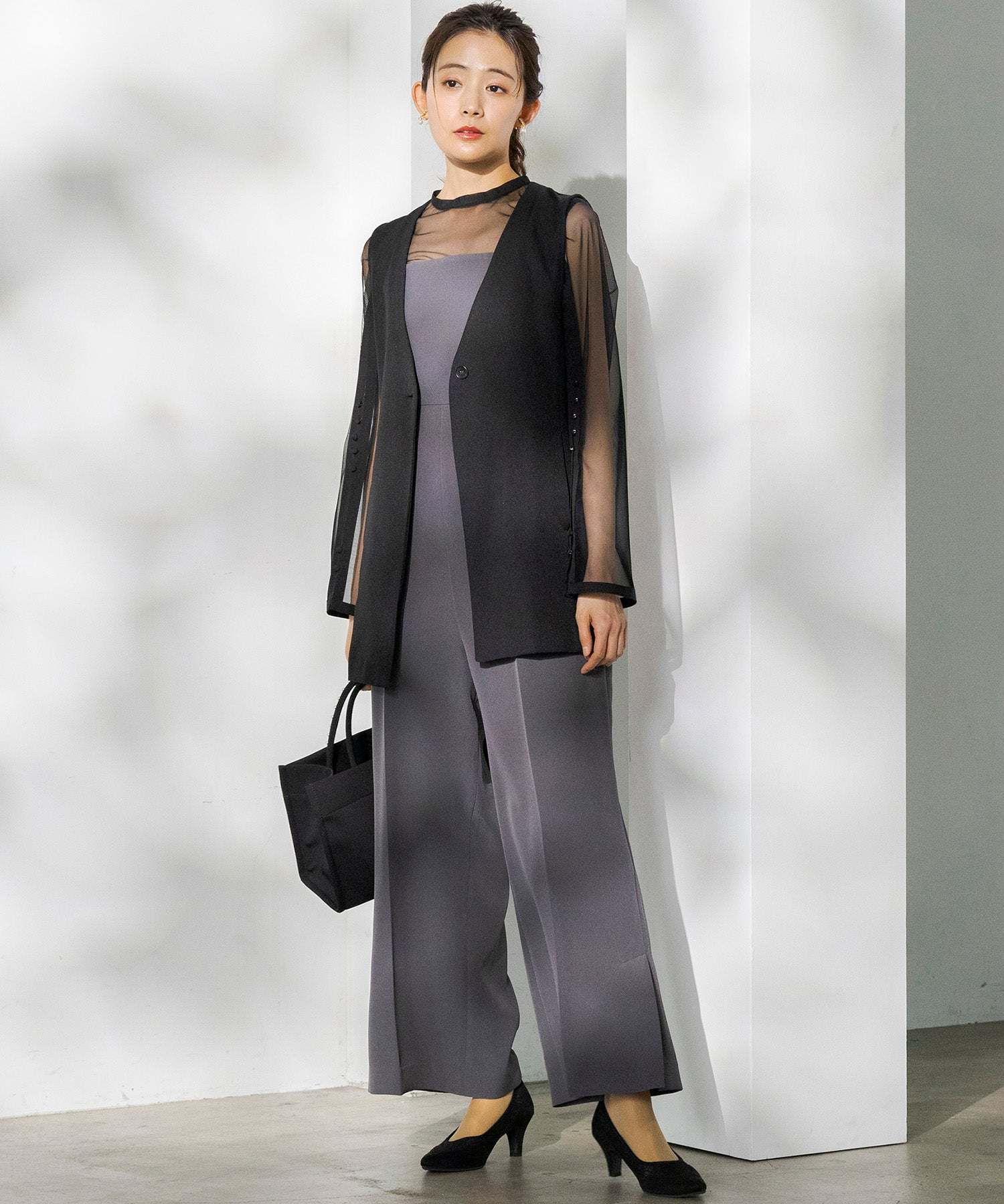 Form Forma 【Graduation Ceremony・Entrance Ceremony・Ceremony・Shichi-Go-San・Wedding Compatible】5-Minute Length Lace Sleeve Blouse & Tapered Pants Set-Up Suit