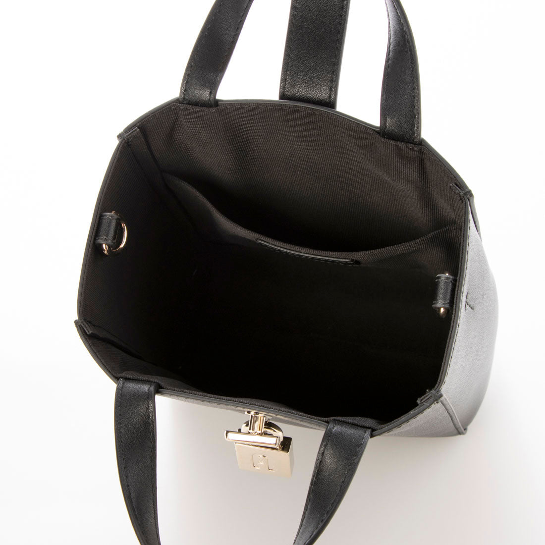 フルラ FURLA バッグ