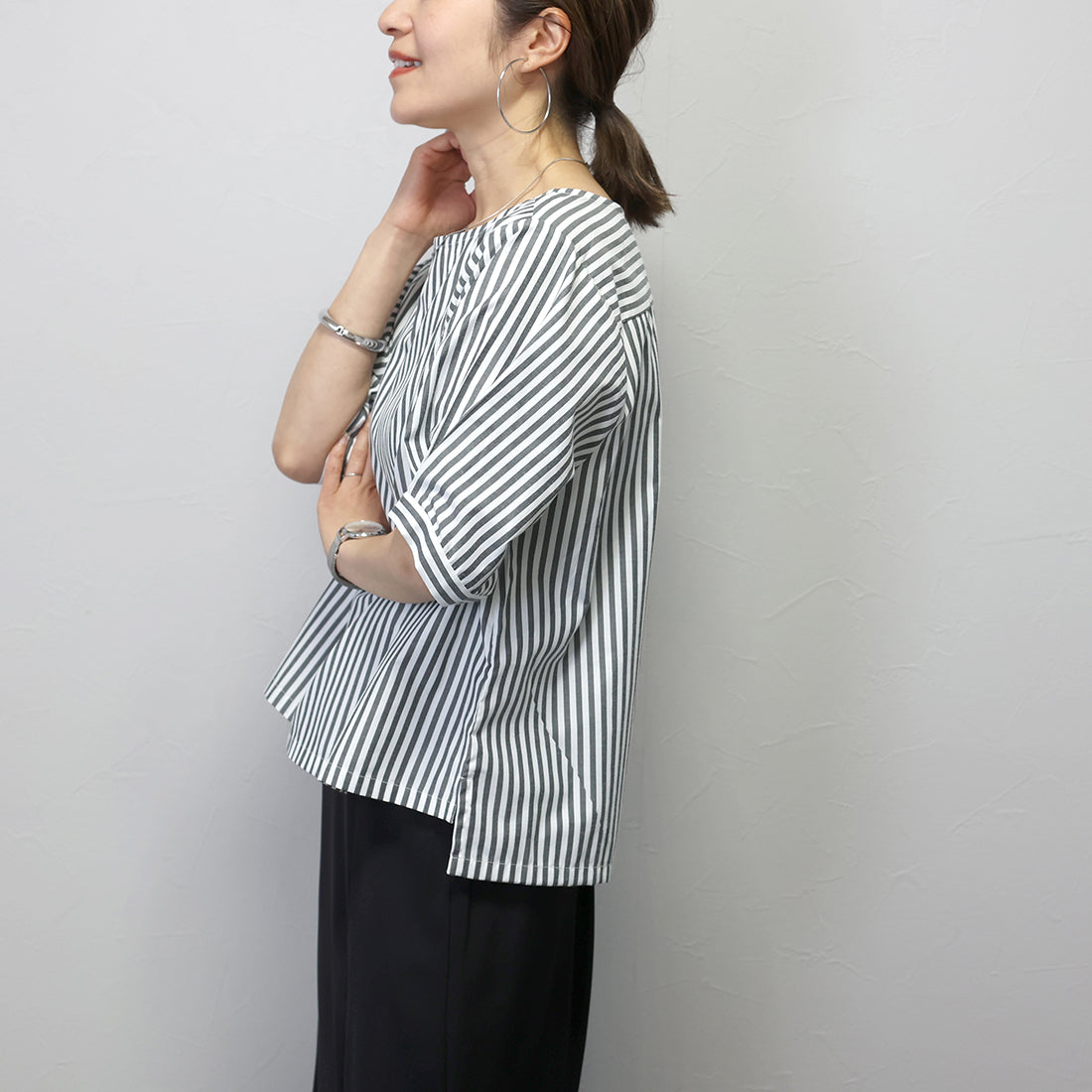 アレッタ ヴィータ Aletta vita T/Cストライプボートネック5分袖ブラウス (チャコール) チャコール