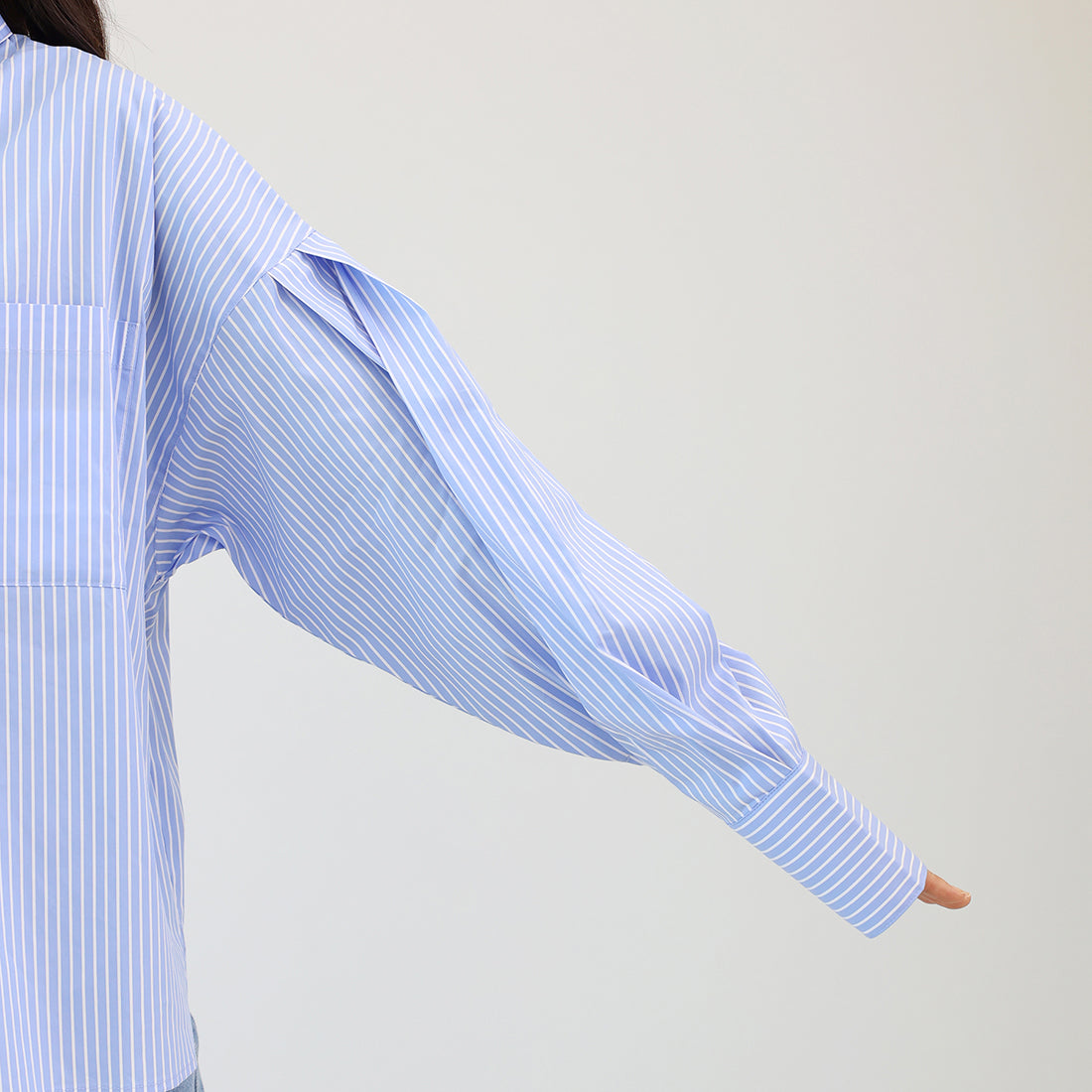 アレッタ ヴィータ Aletta vita 袖タックブロード長袖シャツ (オフホワイト) オフホワイト