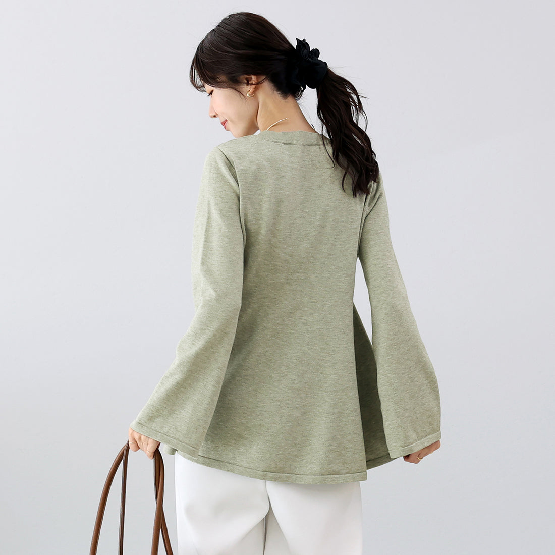 アレッタ ヴィータ Aletta vita フレアスリーブペプラムニットプルオーバー (ブラック) ブラック