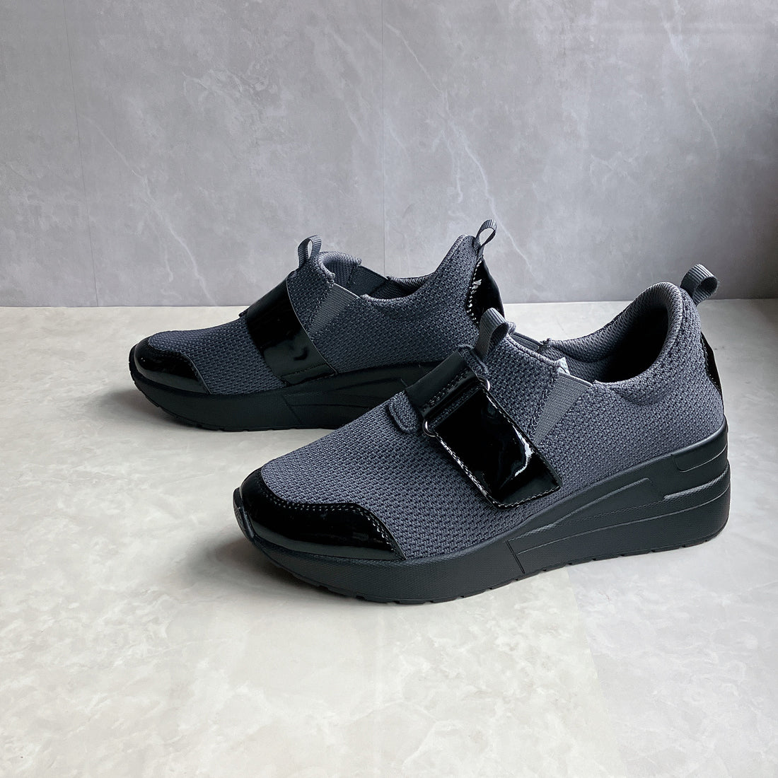 ゴムゴム Gomu56 軽量 ウェッジソール カジュアルスニーカー (グレー) グレー