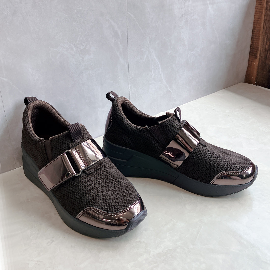 ゴムゴム Gomu56 軽量 ウェッジソール カジュアルスニーカー (ダークブラウン) ダークブラウン