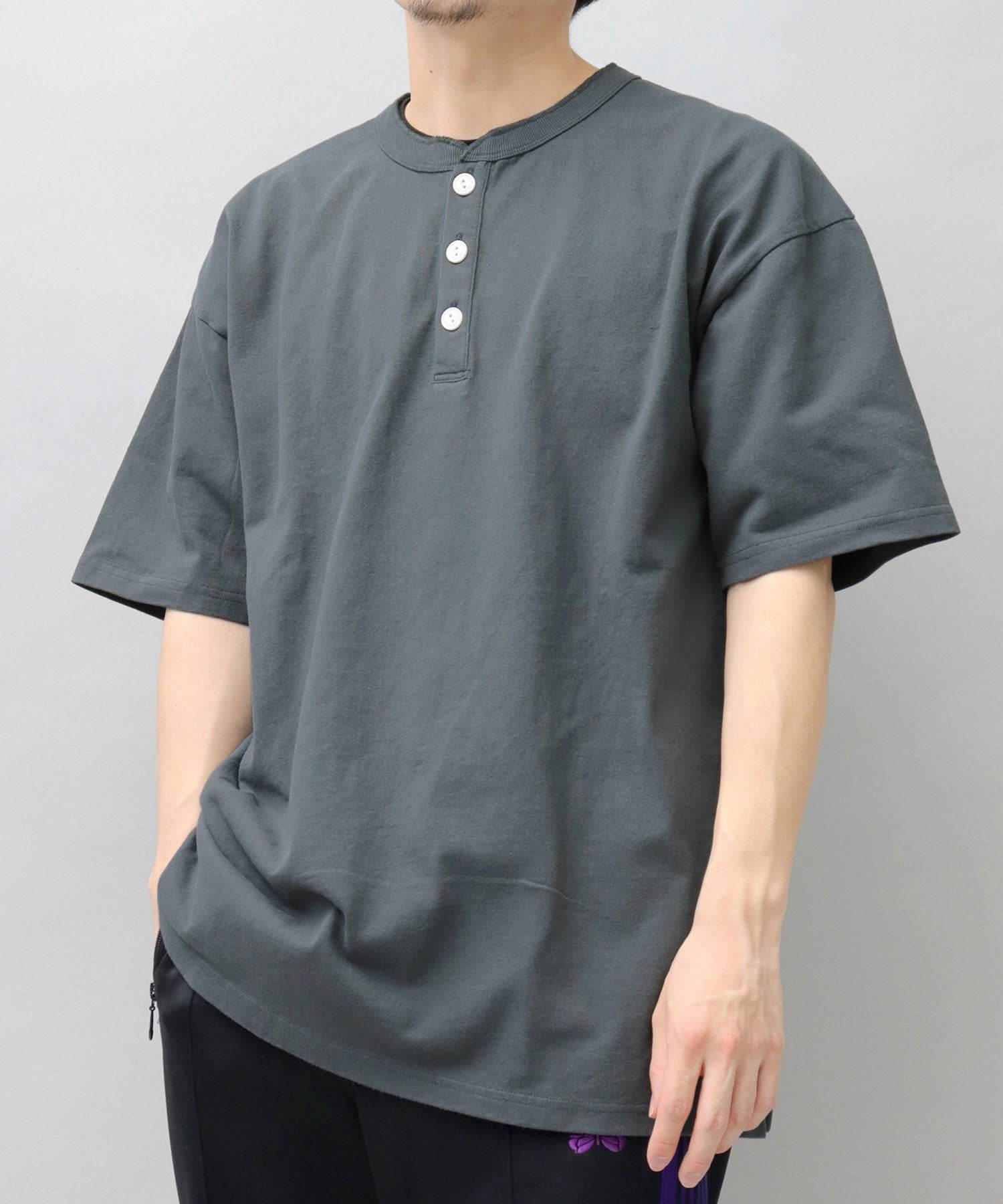 GOODWEAR 美國棉質亨利領 T 卹 短袖常規廓形羈扣 T 卹