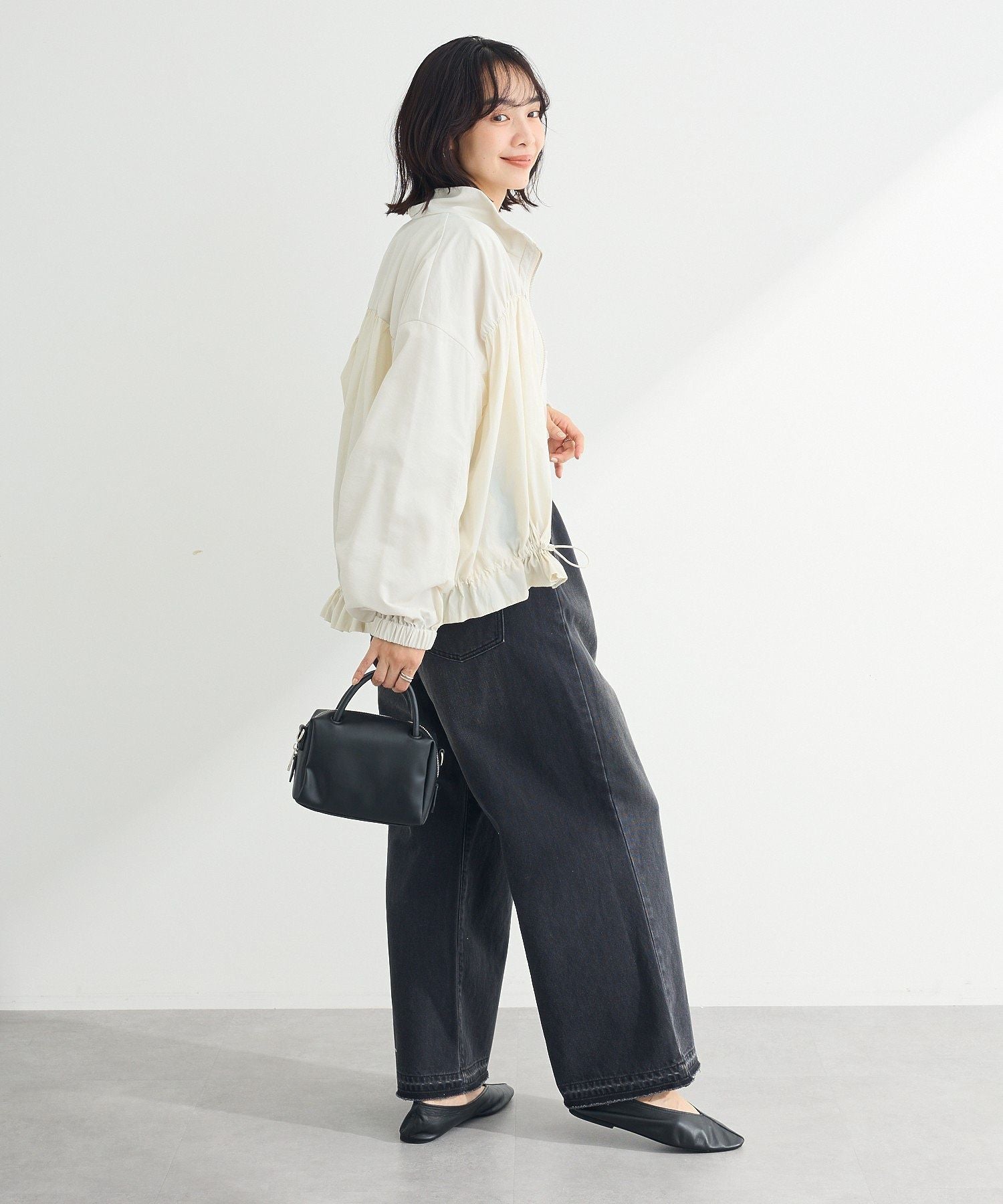 グリーン パークス Green Parks タックワイドデニムパンツ (ホワイト) ホワイト