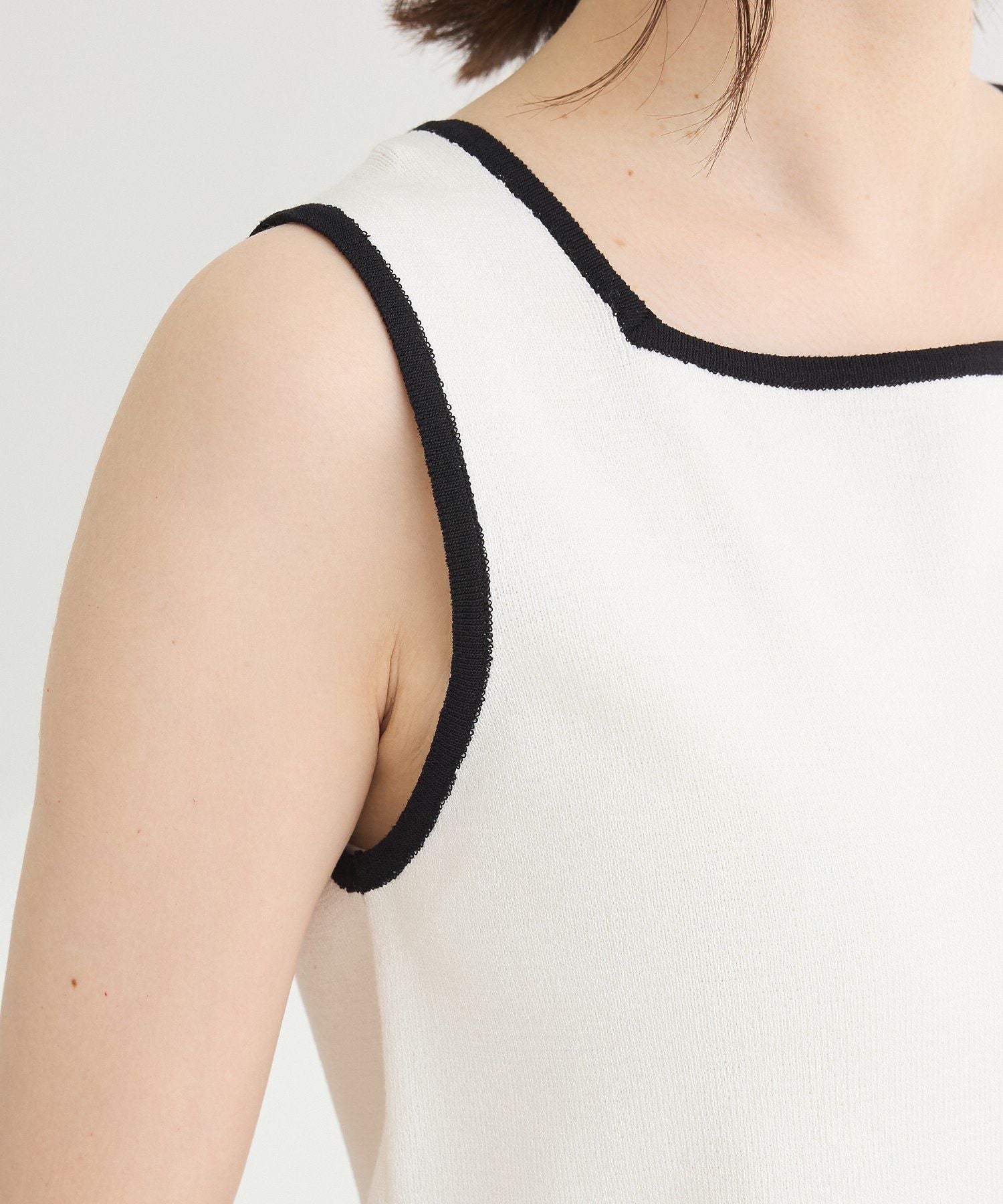 グリーン パークス Green Parks ・ELENCARE DUE バイカラーニットタンク (カーキ) カーキ