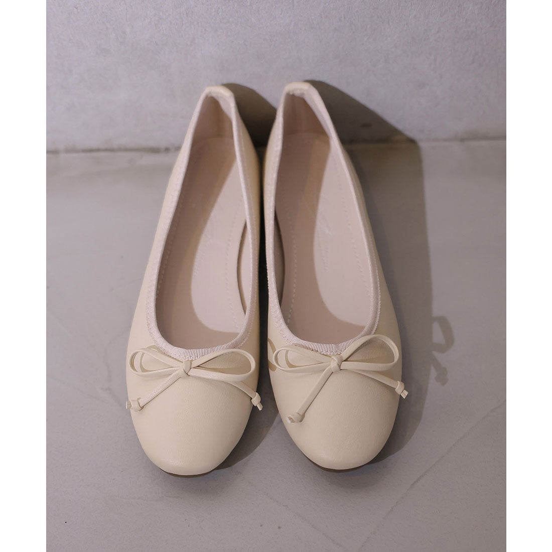 Girly Doll - Stylish and stylish. Ribbon flat ballet shoes