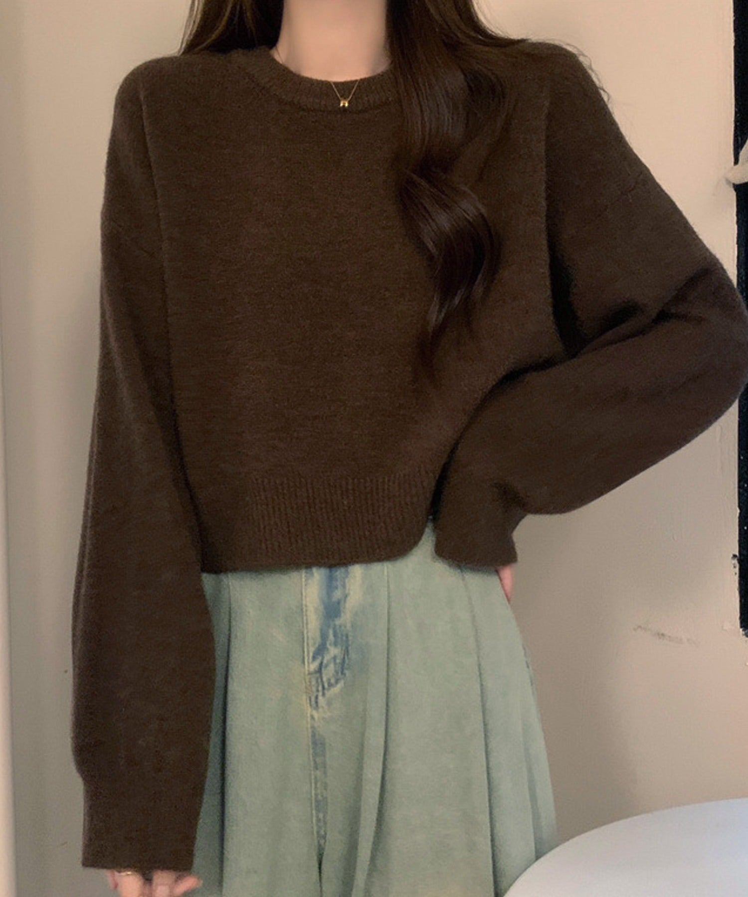 ガーリードール Girly Doll クロップド丈クルーネックニット (ブラウン) ブラウン