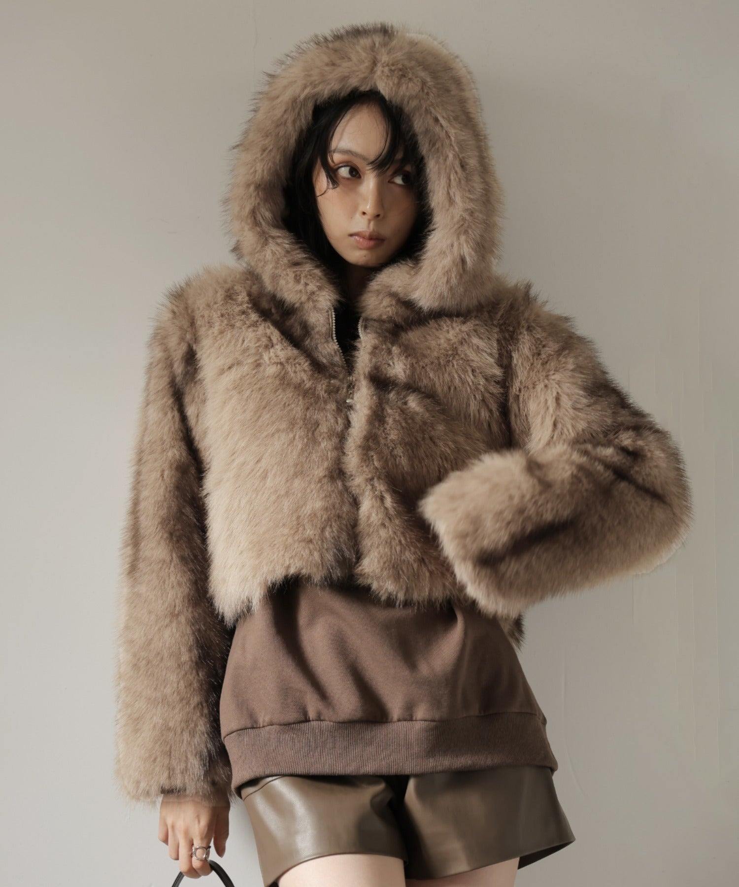 ガーリードール Girly Doll フード付きフェイクファーショート丈コート (ライトブラウン) ライトブラウン