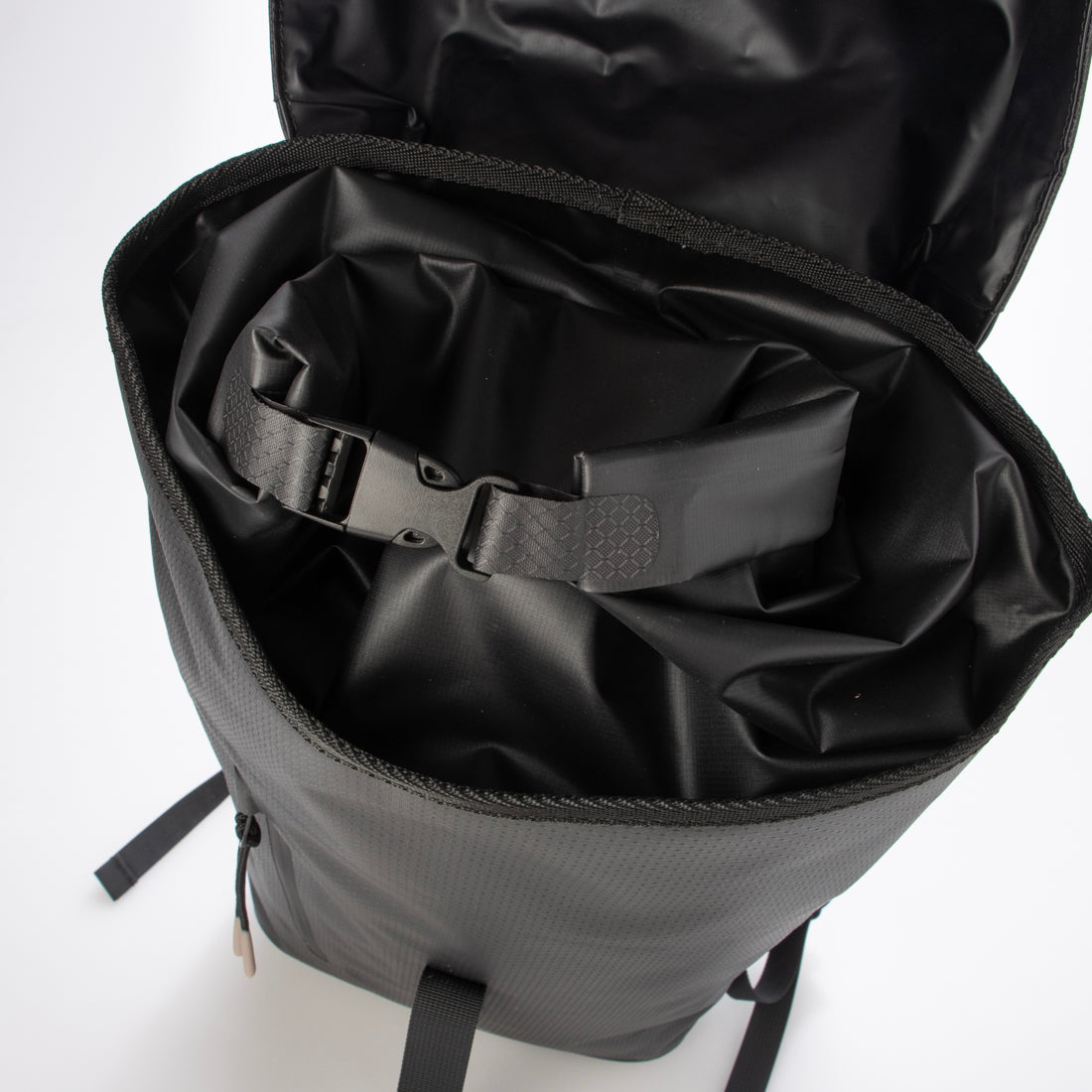 ガストンルーガ GASTON LUGA GASTONLUGALightweightDuoSealFlapBackpack14 (ブラック) ブラック