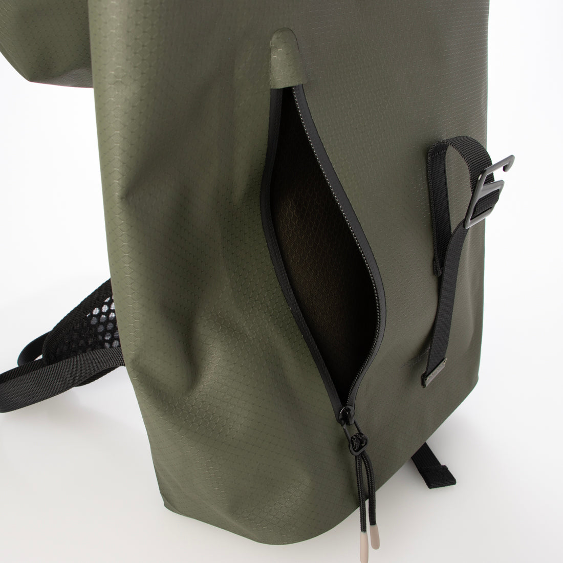 ガストンルーガ GASTON LUGA GASTONLUGALightweightDuoSealFlapBackpack14 (オリーブ) オリーブ