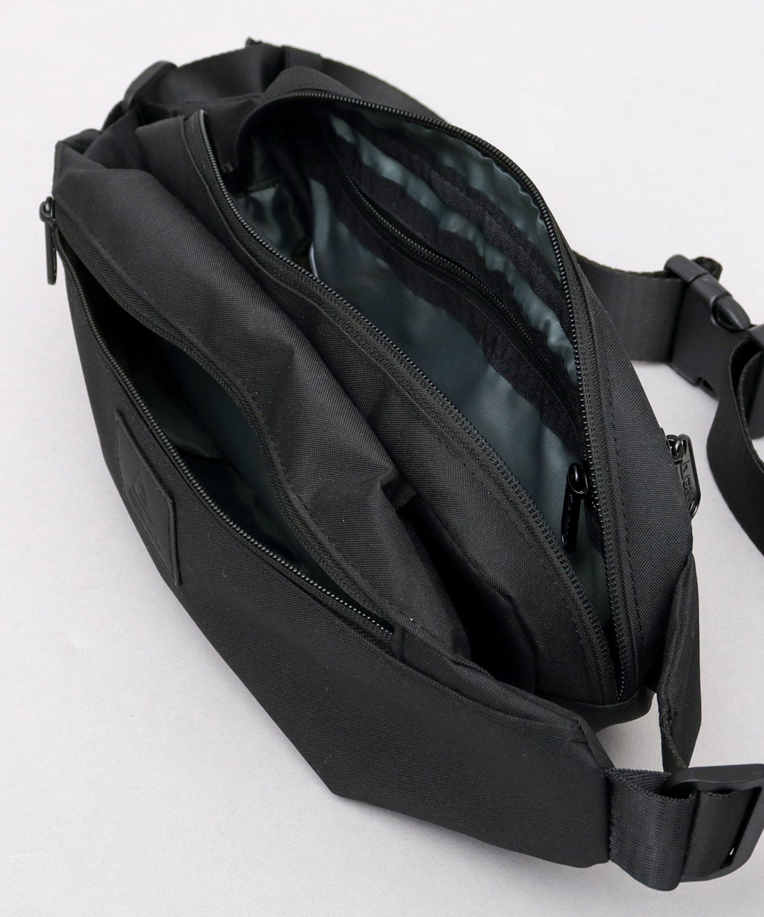 ジェリー GERRY 撥水加工 ウエスト ボディバッグ (ブラック) ブラック