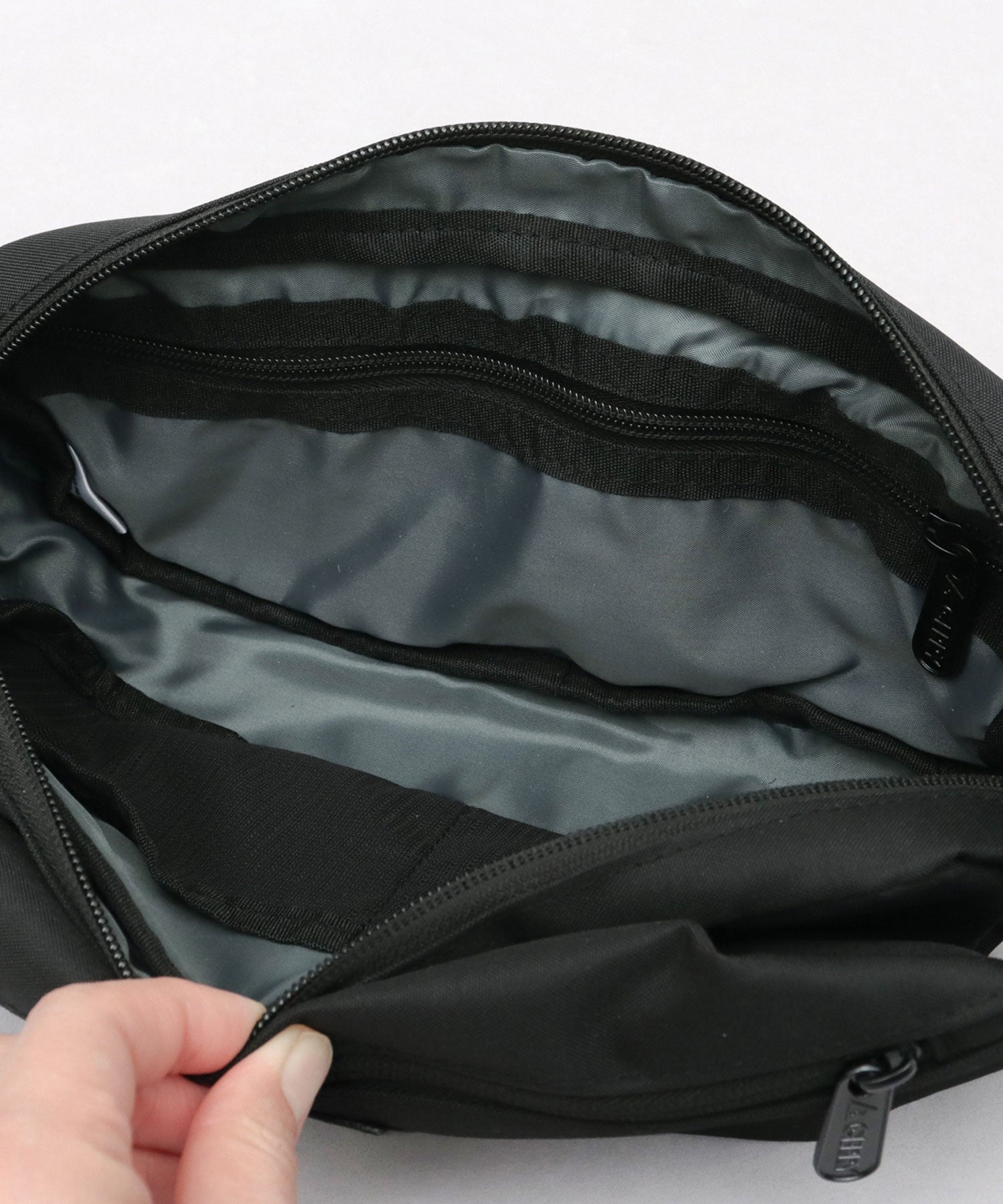 ジェリー GERRY 撥水加工 ウエスト ボディバッグ (ブラック) ブラック