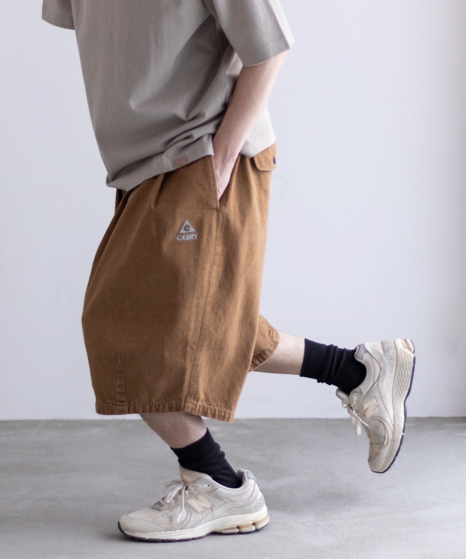 ジェリー GERRY タックワイドショートパンツ (ベージュ) ベージュ