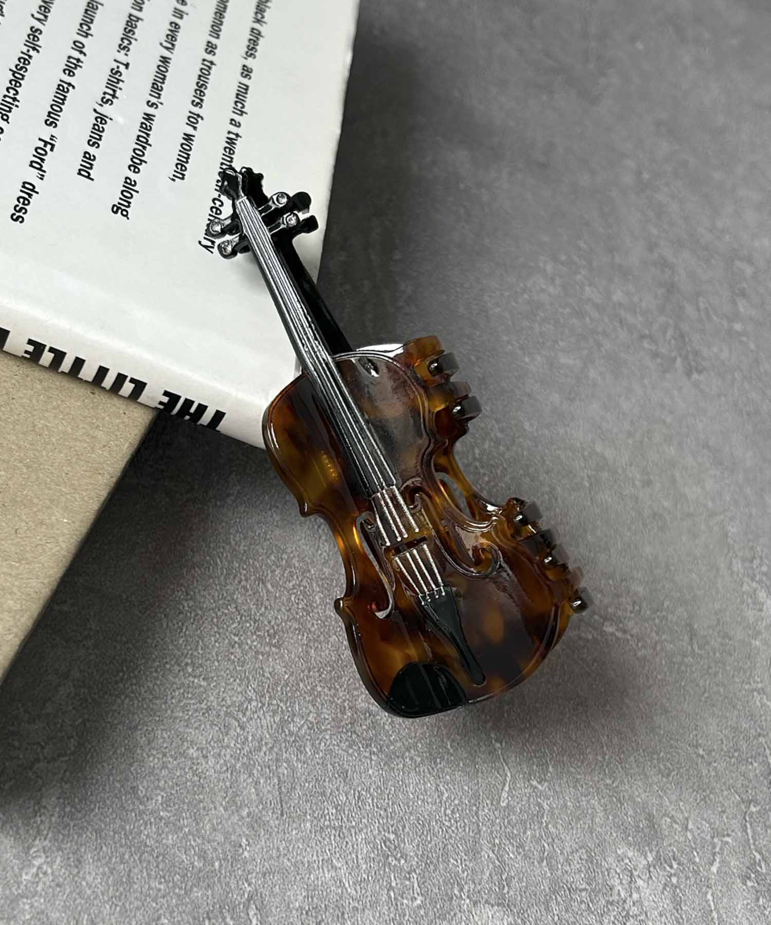 ガール GIRL アニマルモチーフ 楽器モチーフ バレッタ ヘアクリップ 大きめ ハーフアップ ヘアアクセサリー バンスクリップ (D:バイオリン) D:バイオリン