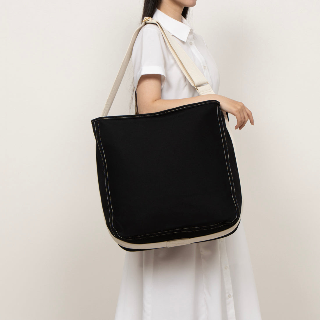 メゾンキャンバス MAISON CANVVAS M1011 MAISON CVS SHOULDER L (ブラック) ブラック