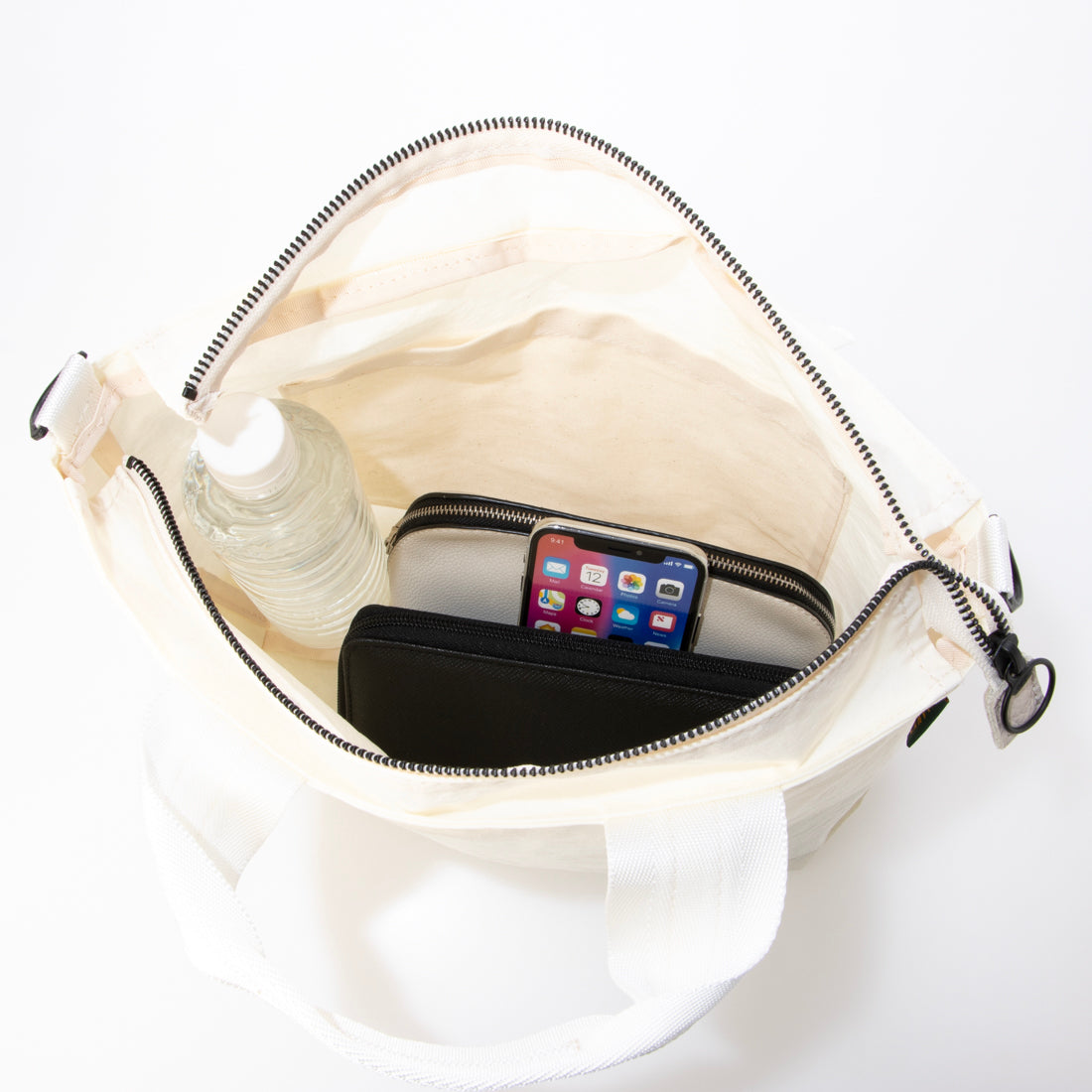 メゾンキャンバス MAISON CANVVAS M1098 MAISON CVS NYLON TOTE S (ホワイト) ホワイト