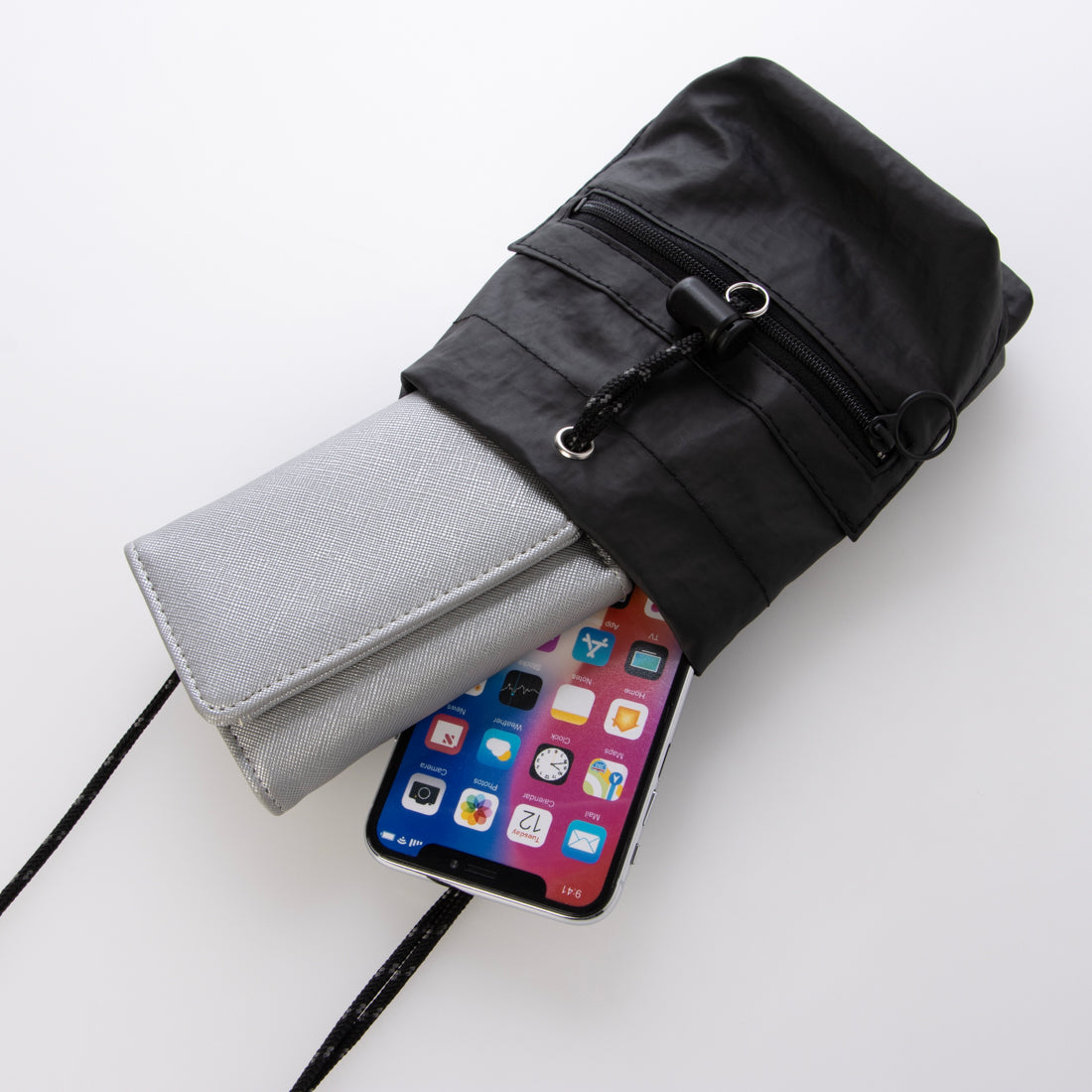 メゾンキャンバス MAISON CANVVAS M1206 BANE ALL IN POUCH (ブラック) ブラック
