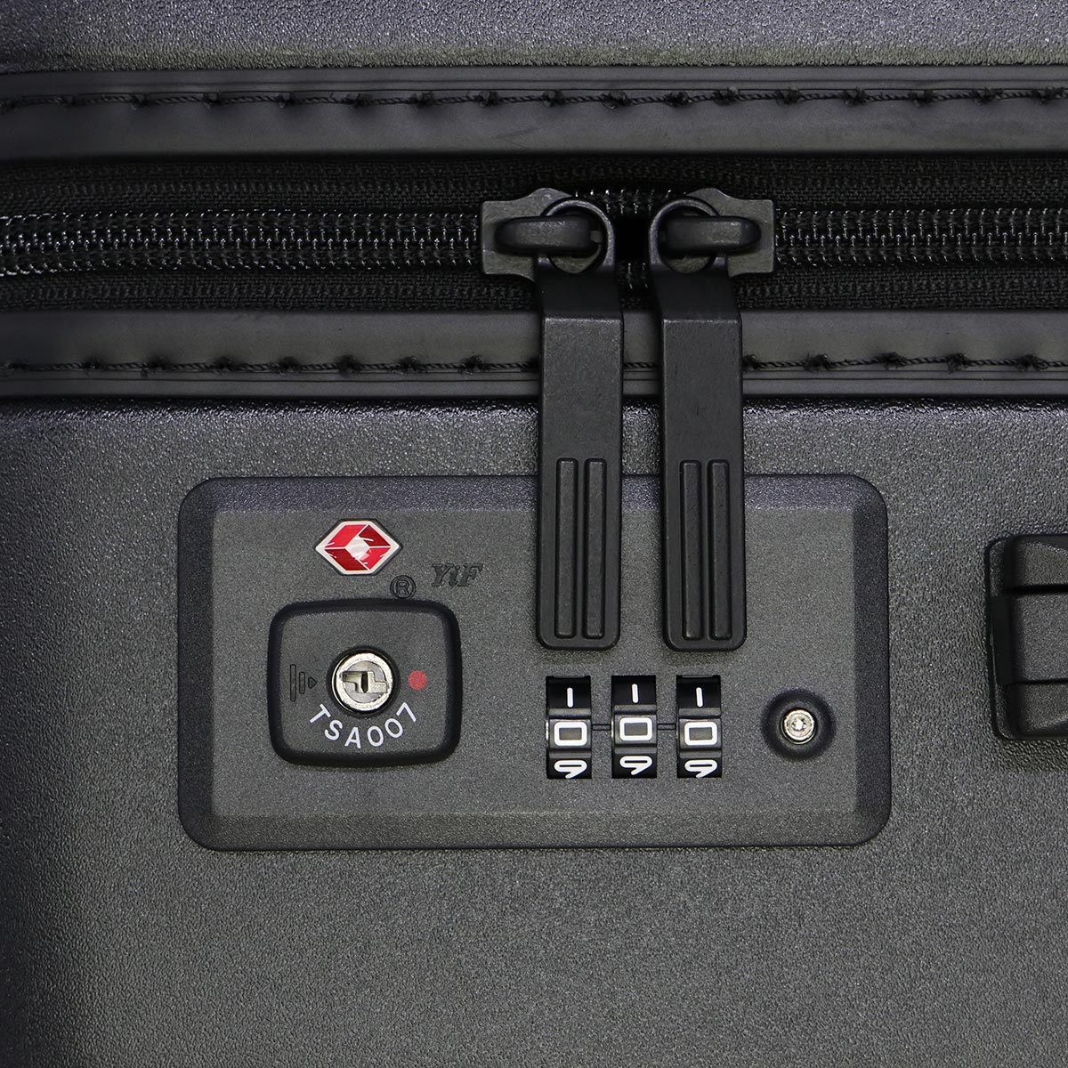 ゼロハリバートン ZERO HALLIBURTON 正規品10年保証 スーツケース Sサイズ 軽量 軽い S 双輪 静音 旅行 出張 ビジネス Classic Lightweight 4 Continental Carry-On 37L 81363(クリーム) クリーム