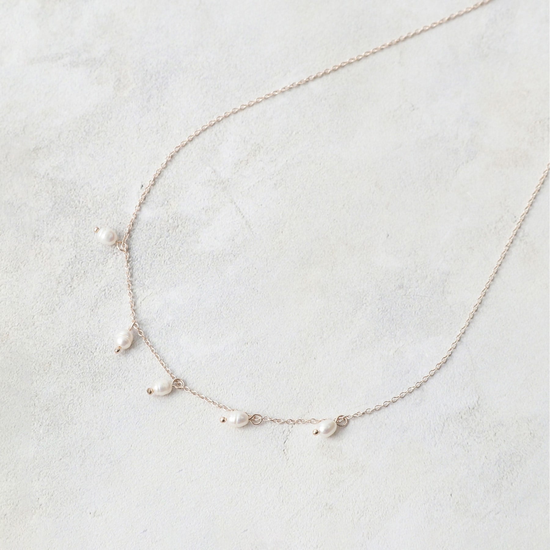 Grove grove Baroque pearl short necklace