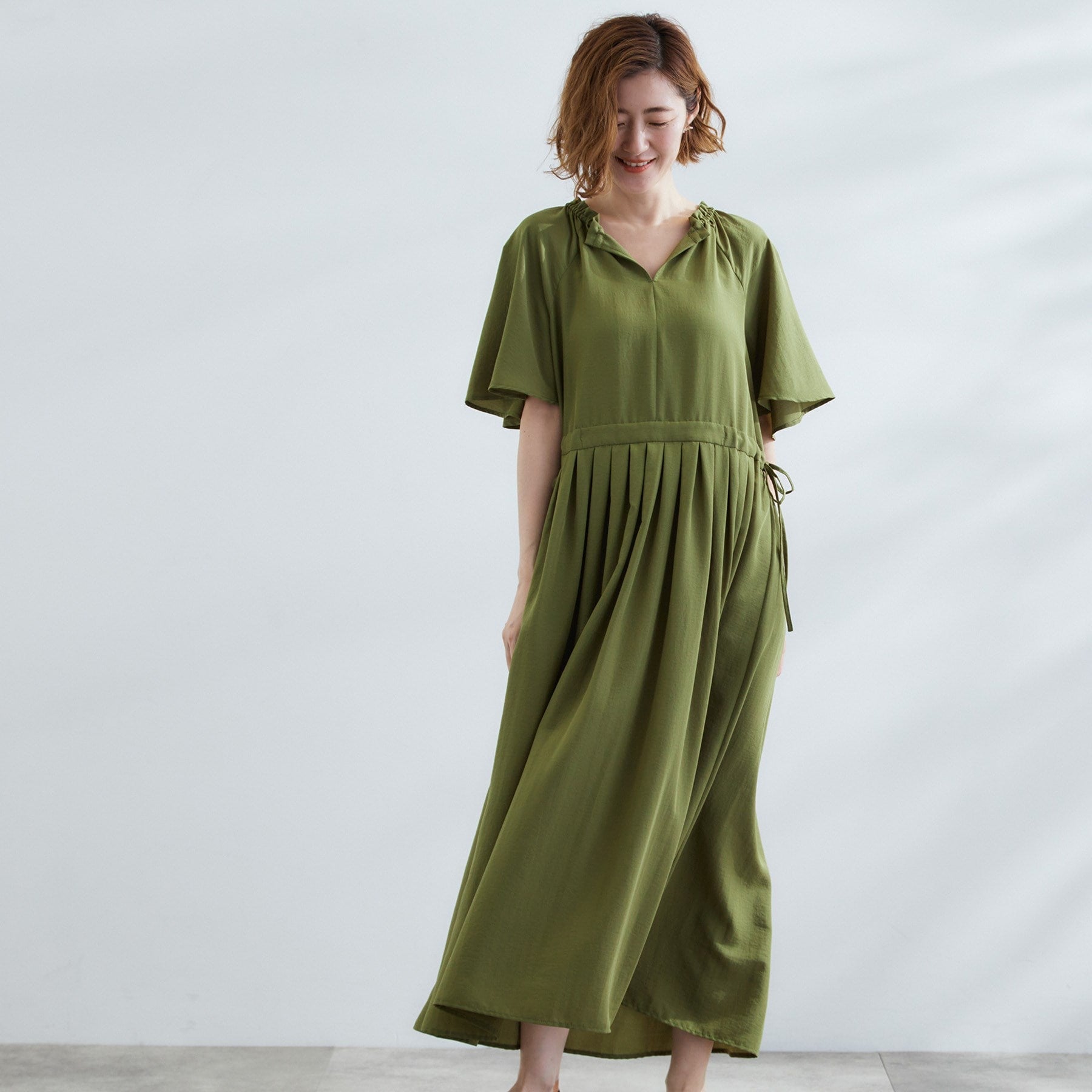 グローブ grove 【撥水】スパンボイルフレアスリーブワンピース (グリーン(023)) グリーン(023)