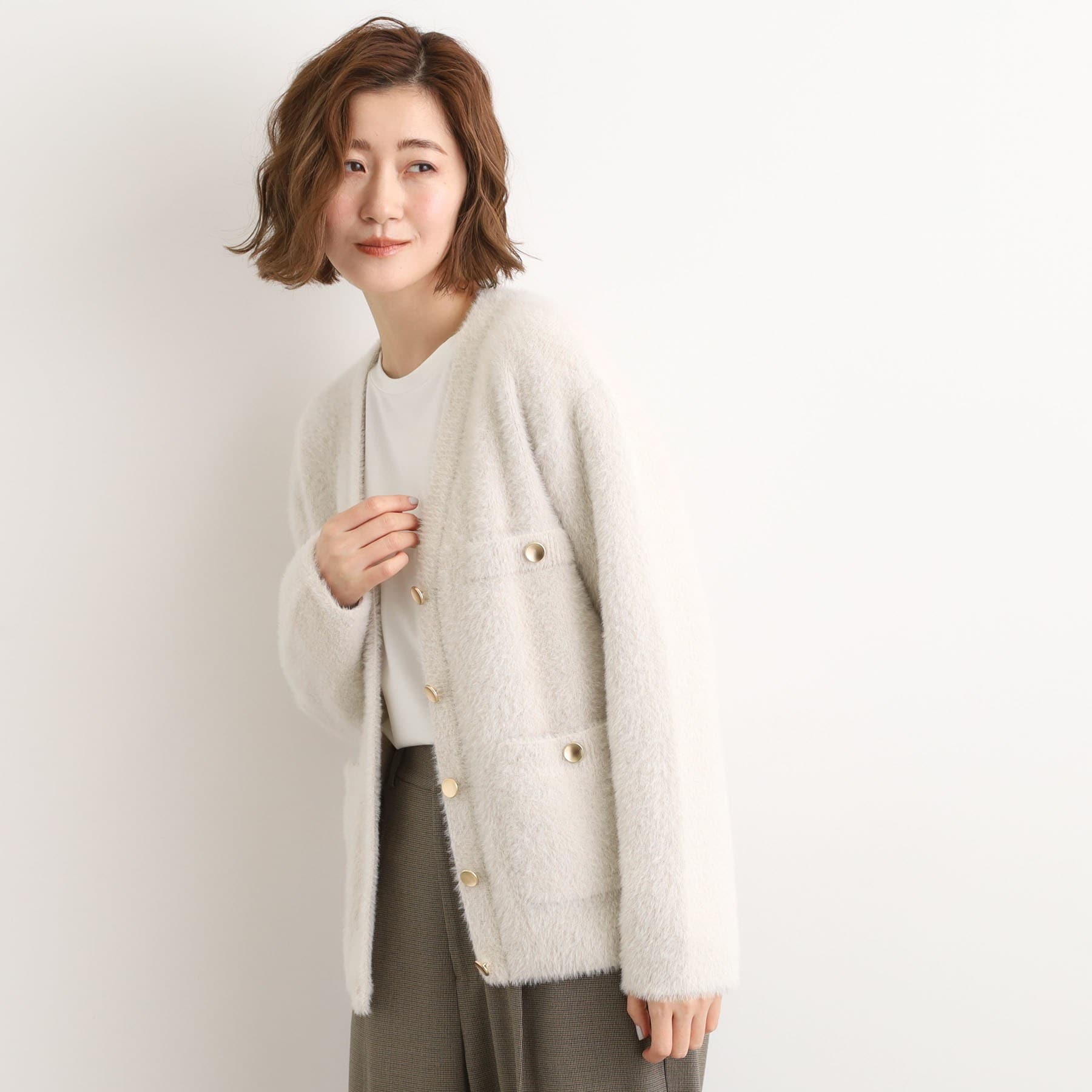 グローブ grove 軽やかフェザーで魅せる、クラシカルな主役カーディガン (グレージュ(050)) グレージュ(050)