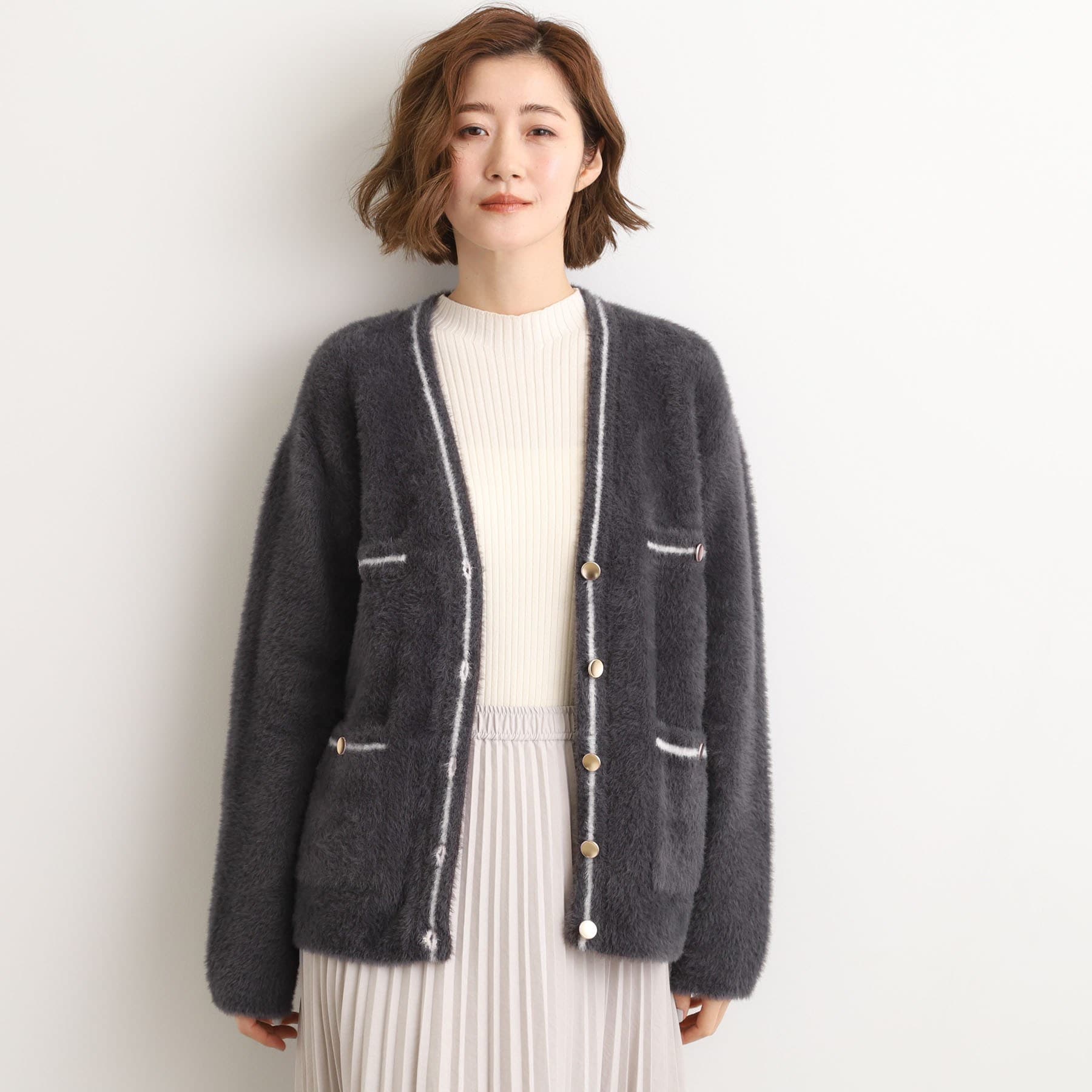 グローブ grove 軽やかフェザーで魅せる、クラシカルな主役カーディガン (スミクロ(514)) スミクロ(514)