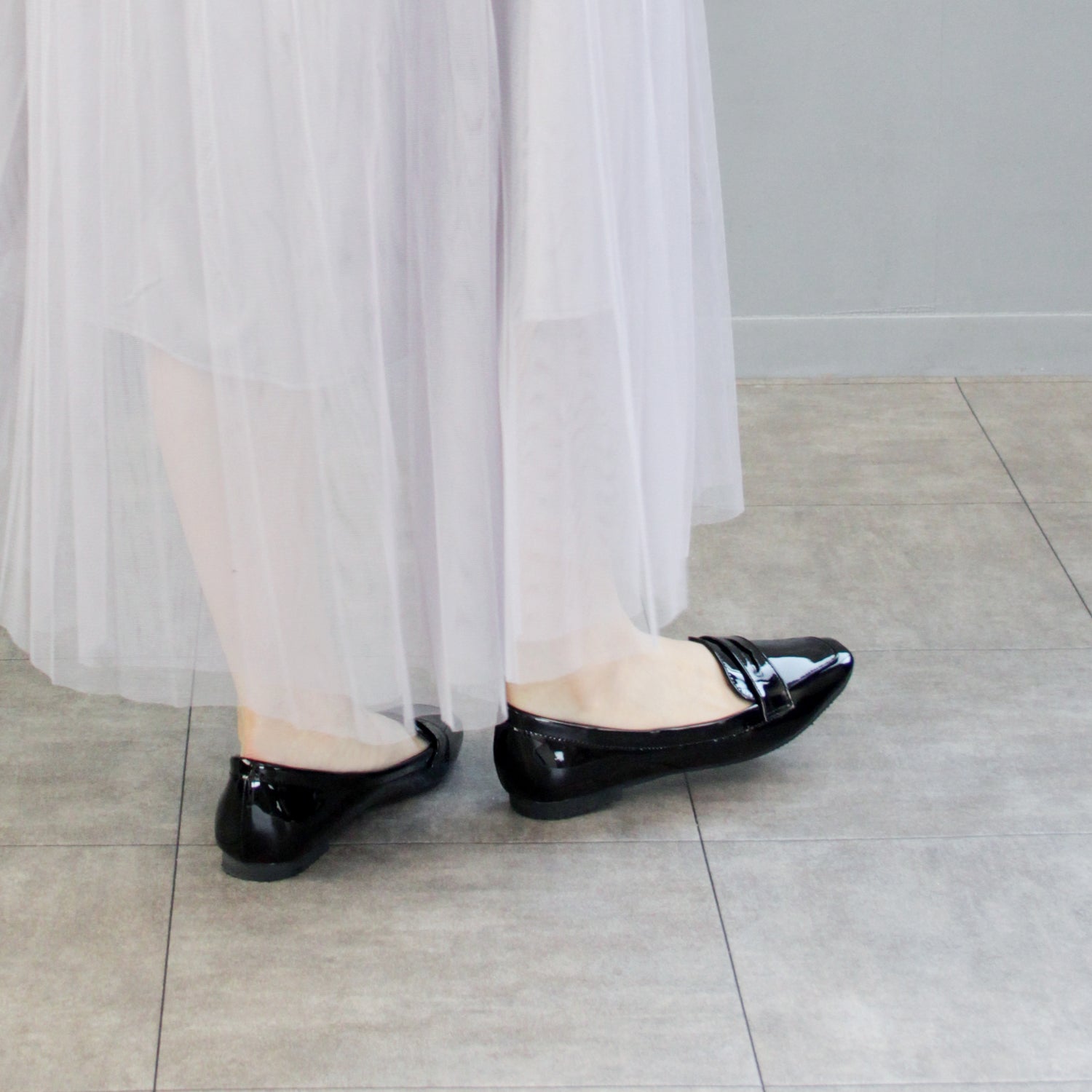 グランドフルール grandfleur 【晴雨兼用】スクエアトゥのローファーパンプス