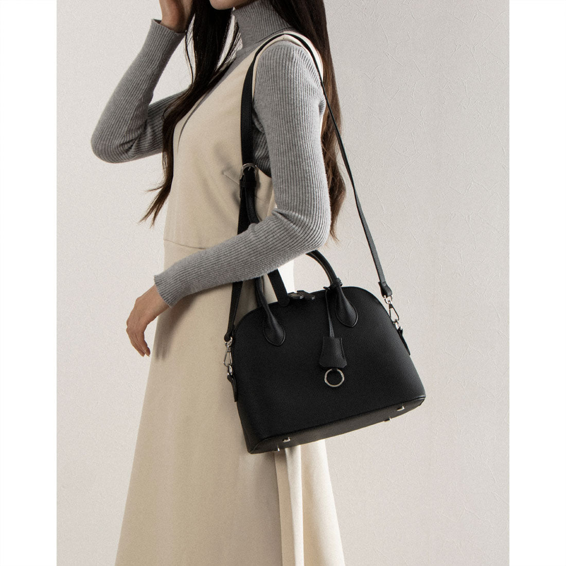 グッシオ GUSCIO 牛革ラウンドミニボストン (BLACK) BLACK