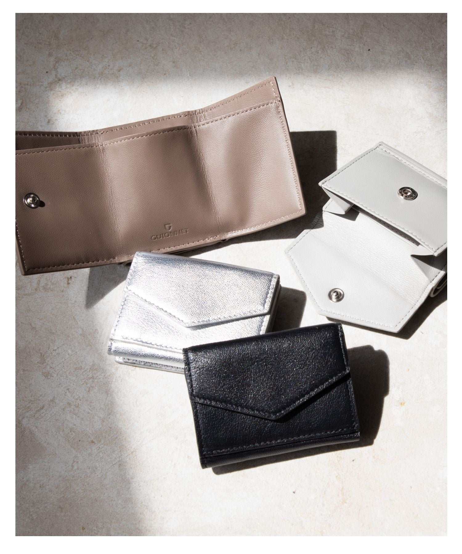 ギオネ GUIONNET ギオネ GUIONNET ミニ財布 レディース 本革 薄型 三つ折り財布 メンズ コインケース 財布 薄マチ コンパクト レザー ウォレット 小銭入れ カードケース 一粒万倍日 (TAUPE/トープ(PACK)) TAUPE/トープ(PACK)