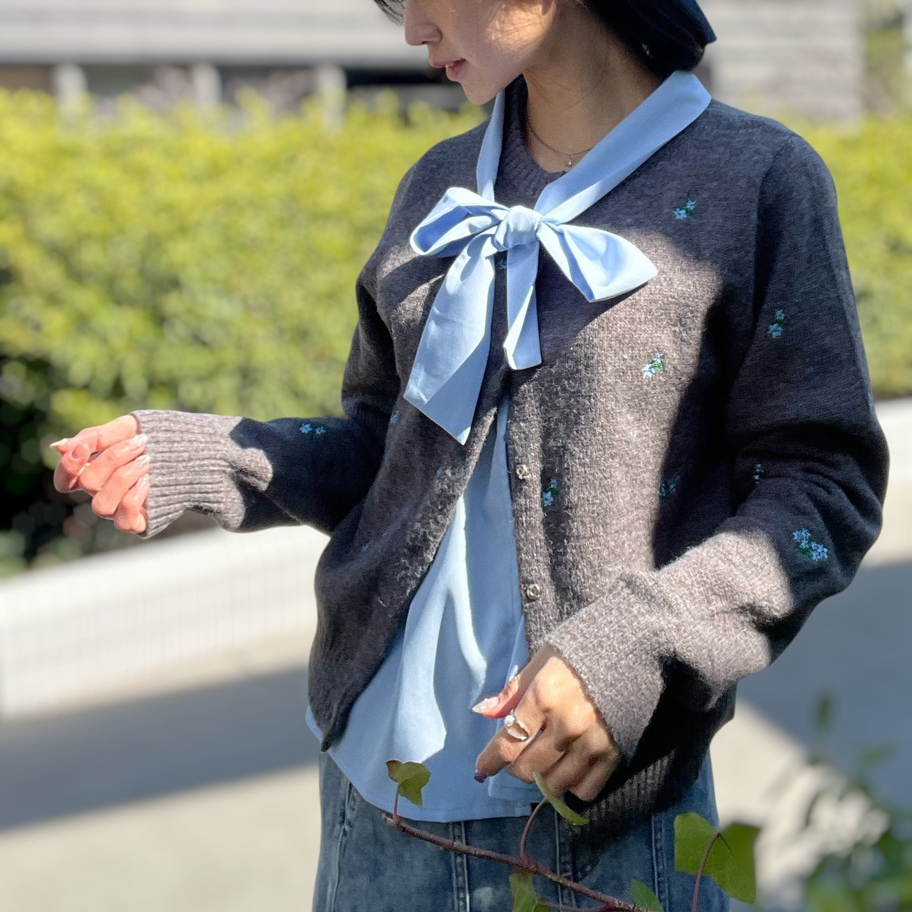 ヒューマンセカンドオケージョン Human 2nd Occasion フラワー刺繍ニットカーディガン (チャコールグレー) チャコールグレー