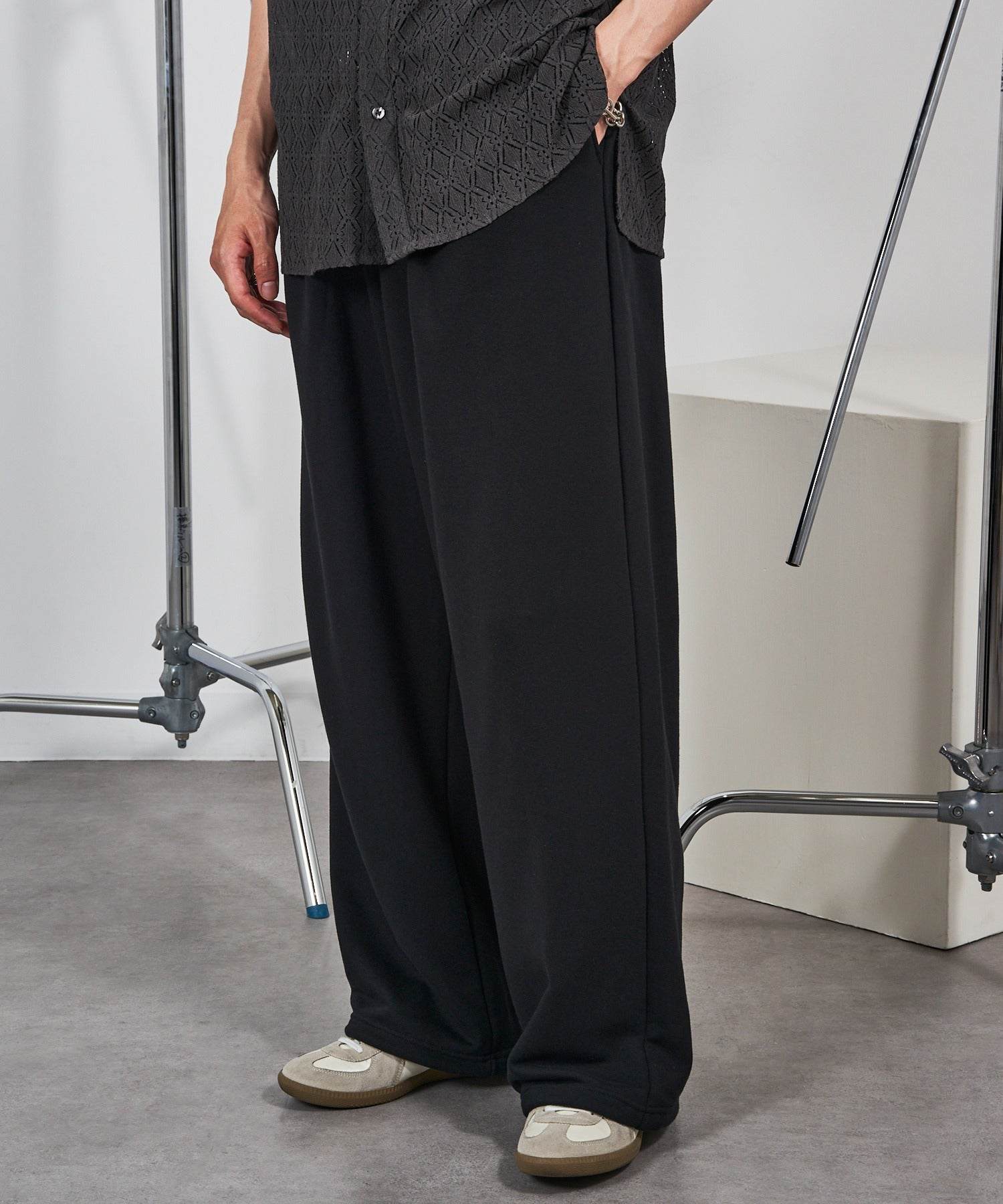 マガジンデモードコンタクト MAGASIN DE MODE CONTACT ダブルタック極太スエットパンツ (ブラック) ブラック