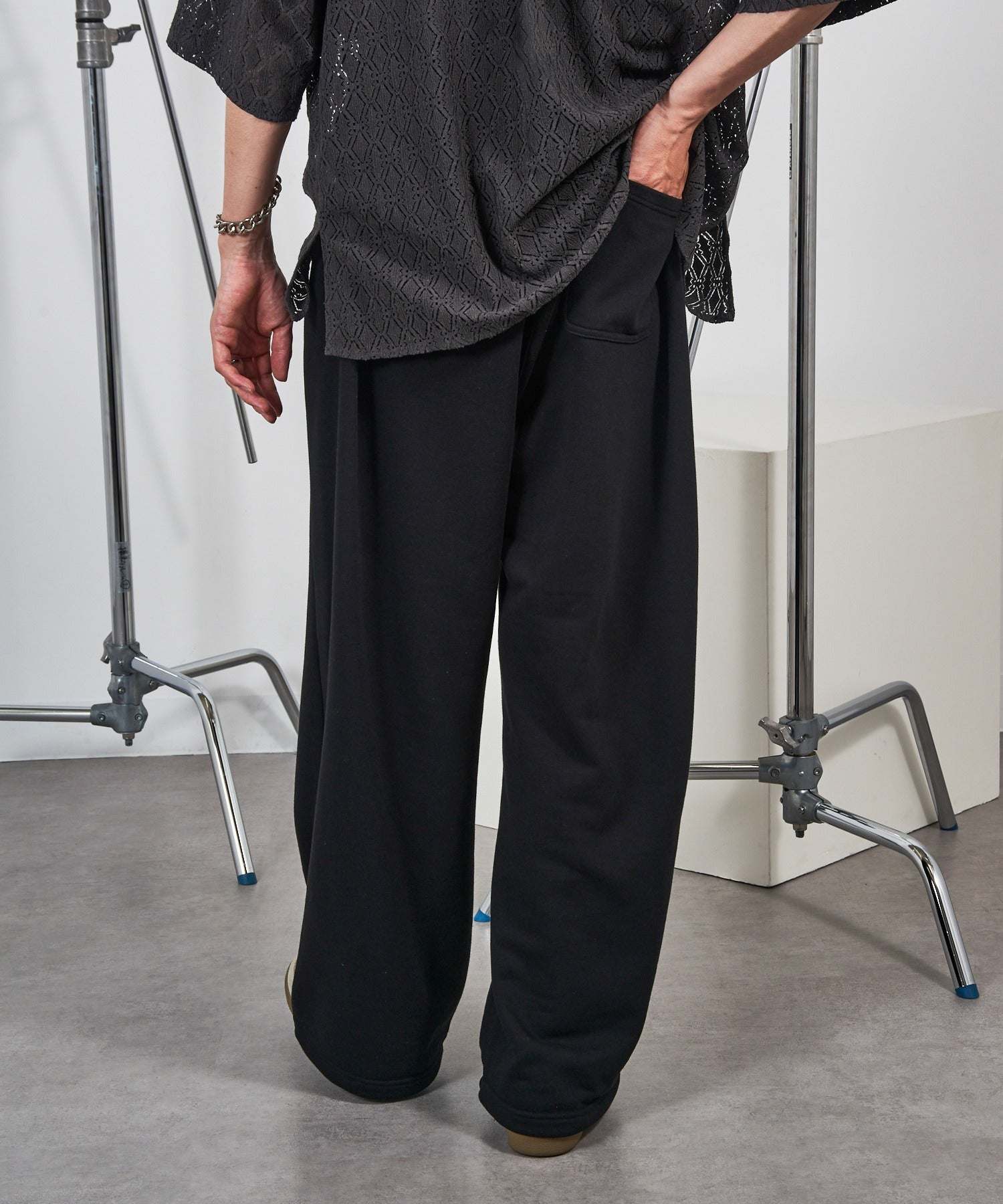 マガジンデモードコンタクト MAGASIN DE MODE CONTACT ダブルタック極太スエットパンツ (ブラック) ブラック