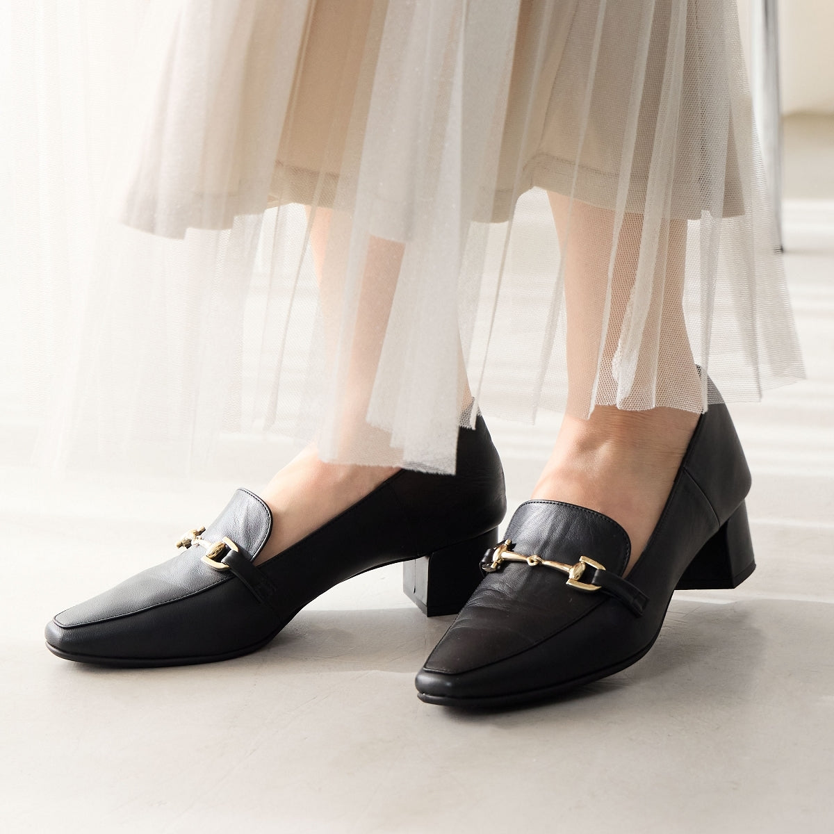 ヒミコ 卑弥呼 〈24AW新色〉ヒールバブーシュビットローファー/641101(Dグレー) (Dグレー) Dグレー