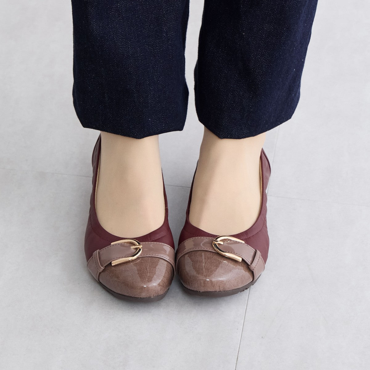 ヒミコ 卑弥呼 〈24AW新色〉【撥水レザー】バックルスニーカーパンプス/643104