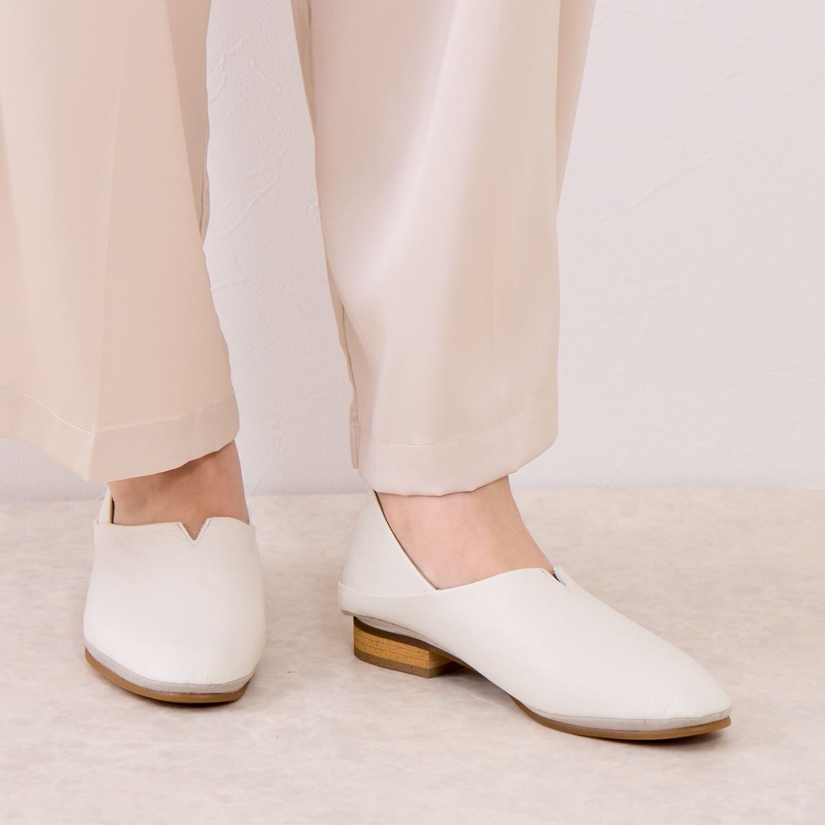 Himiko Himiko 【Gel Insole / Water-Repellent Leather】 Soft Flat Shoes / 635305