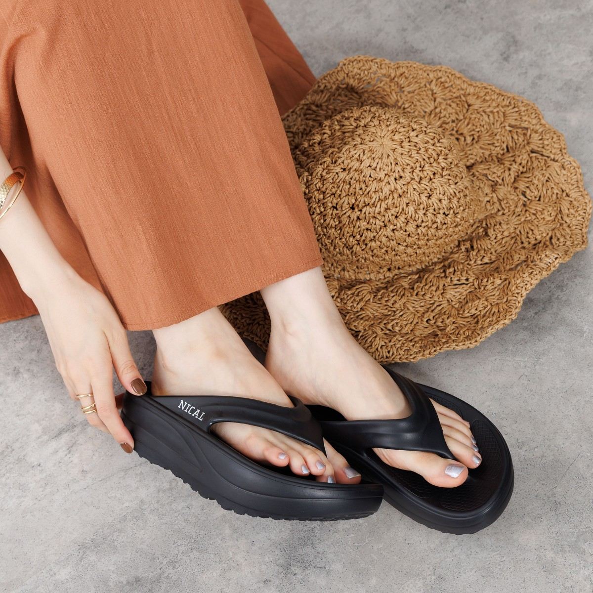 ヒミコ 卑弥呼 【NICAL】リカバリートングサンダル/554209 (ブラック) ブラック