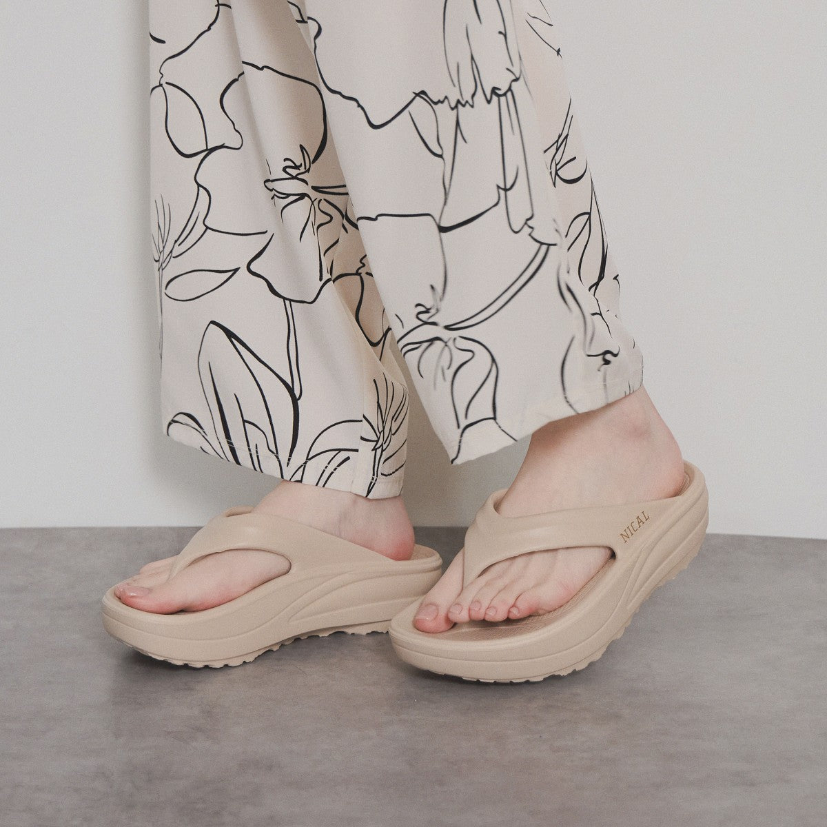 ヒミコ 卑弥呼 【NICAL】リカバリートングサンダル/554209 (ブラック) ブラック