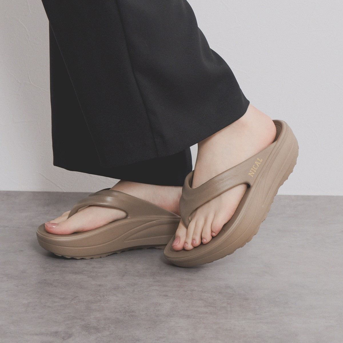ヒミコ 卑弥呼 【NICAL】リカバリートングサンダル/554209 (ブラウン) ブラウン