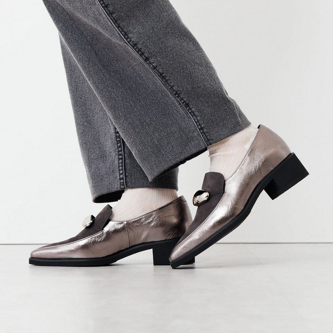 ヒミコ 卑弥呼 軽量ソールオーバルモチーフローファー/651306 (ガンメタ) ガンメタ