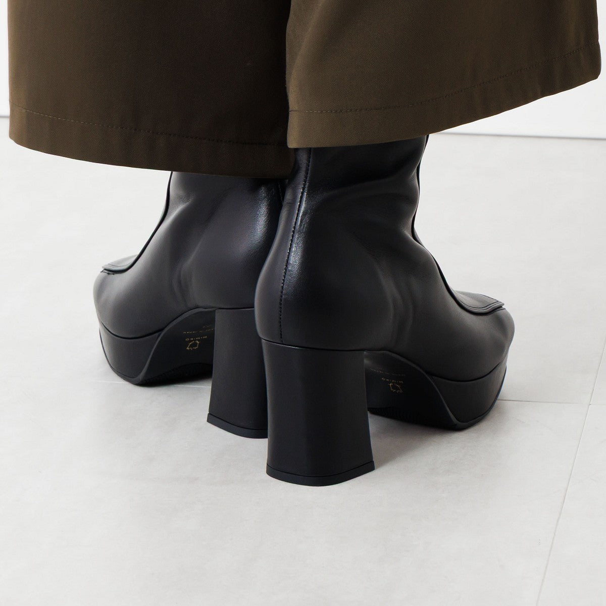 ヒミコ 卑弥呼 スクエアトゥストームブーツ/651413 (ゴールド) ゴールド