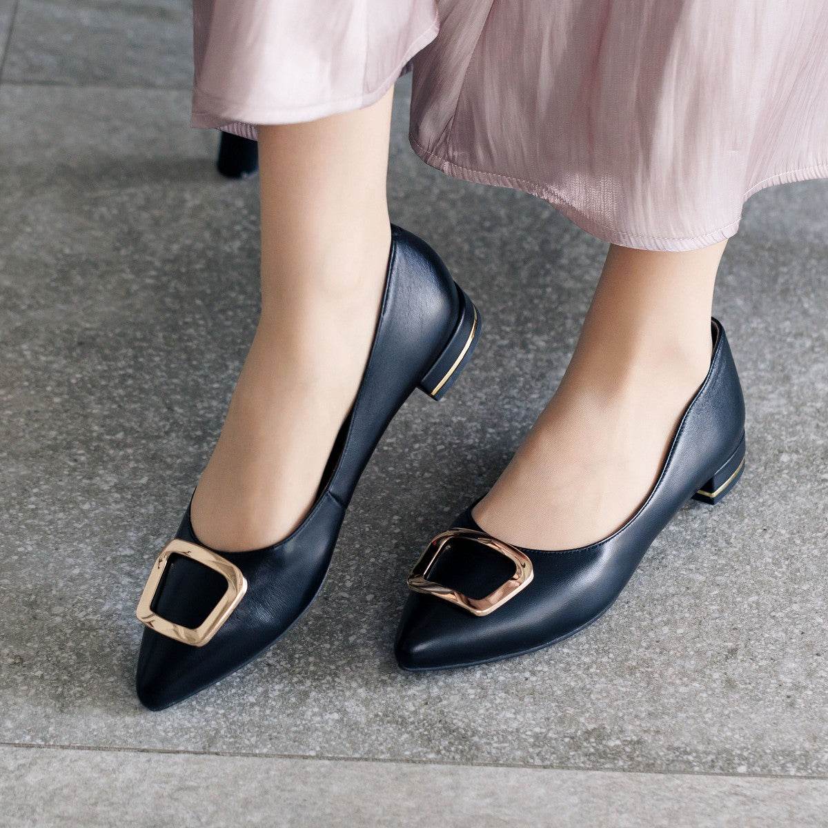 ヒミコ 卑弥呼 【WEB限定デザイン】<本革>バックルデザインローヒールパンプス/631151