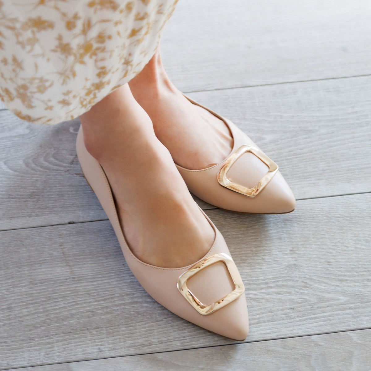 ヒミコ 卑弥呼 【WEB限定デザイン】<本革>バックルデザインローヒールパンプス/631151