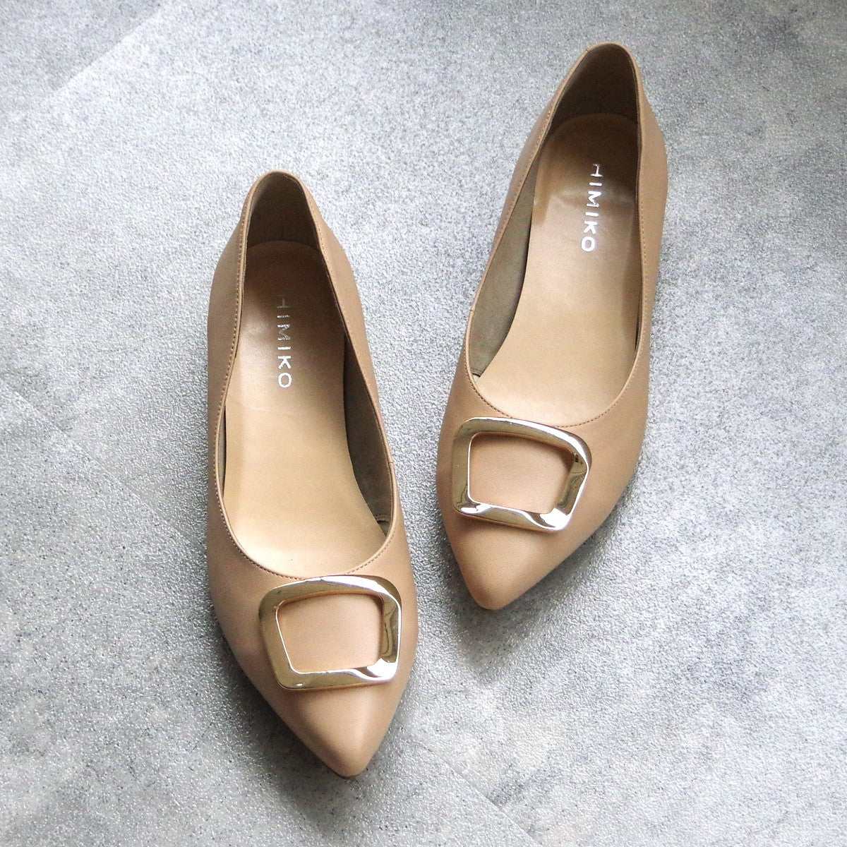 ヒミコ 卑弥呼 【WEB限定デザイン】<本革>バックルデザインローヒールパンプス/631151