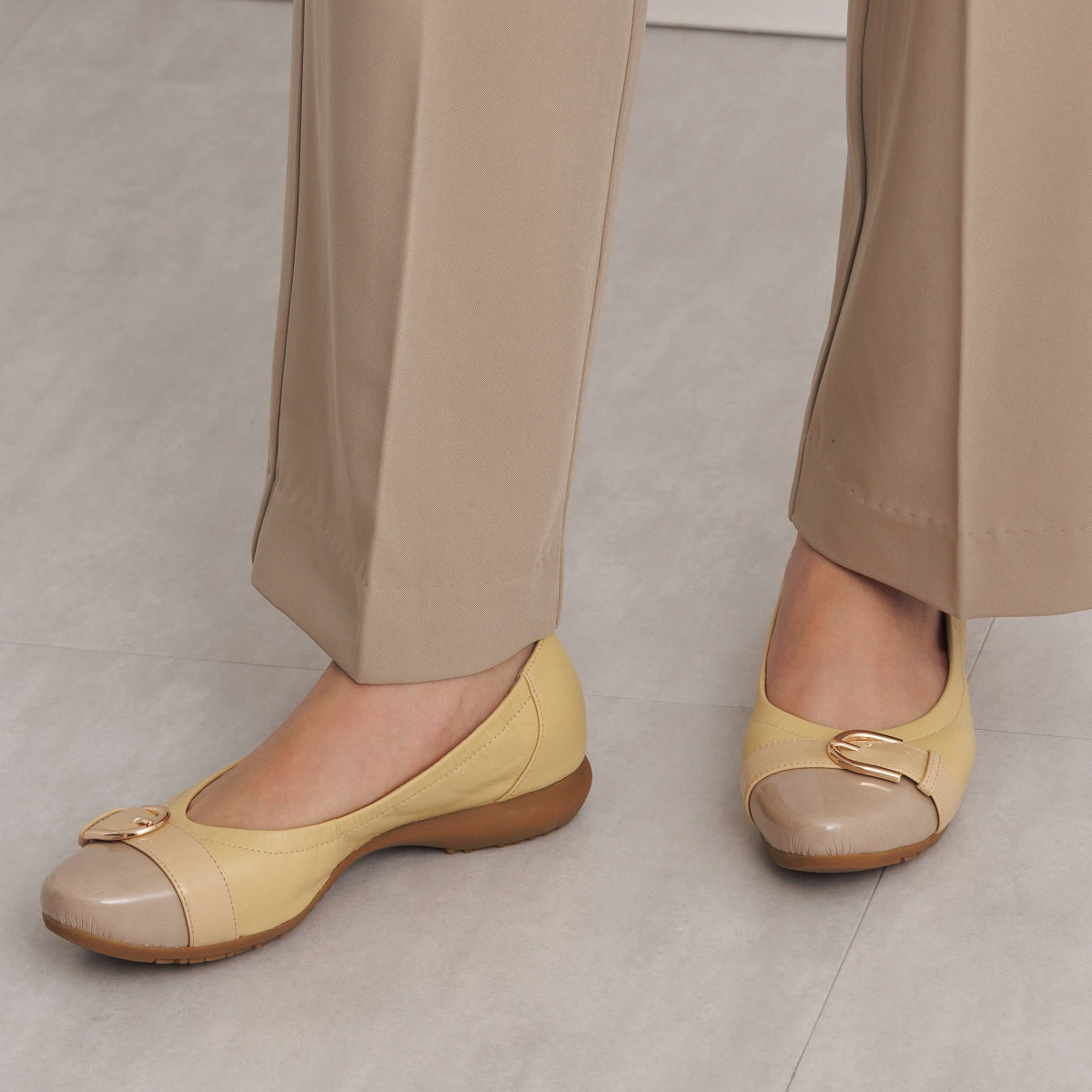 Himiko Himiko 〈24AW New Color〉【Water-Repellent Leather】Buckle Sneaker Pumps/643104